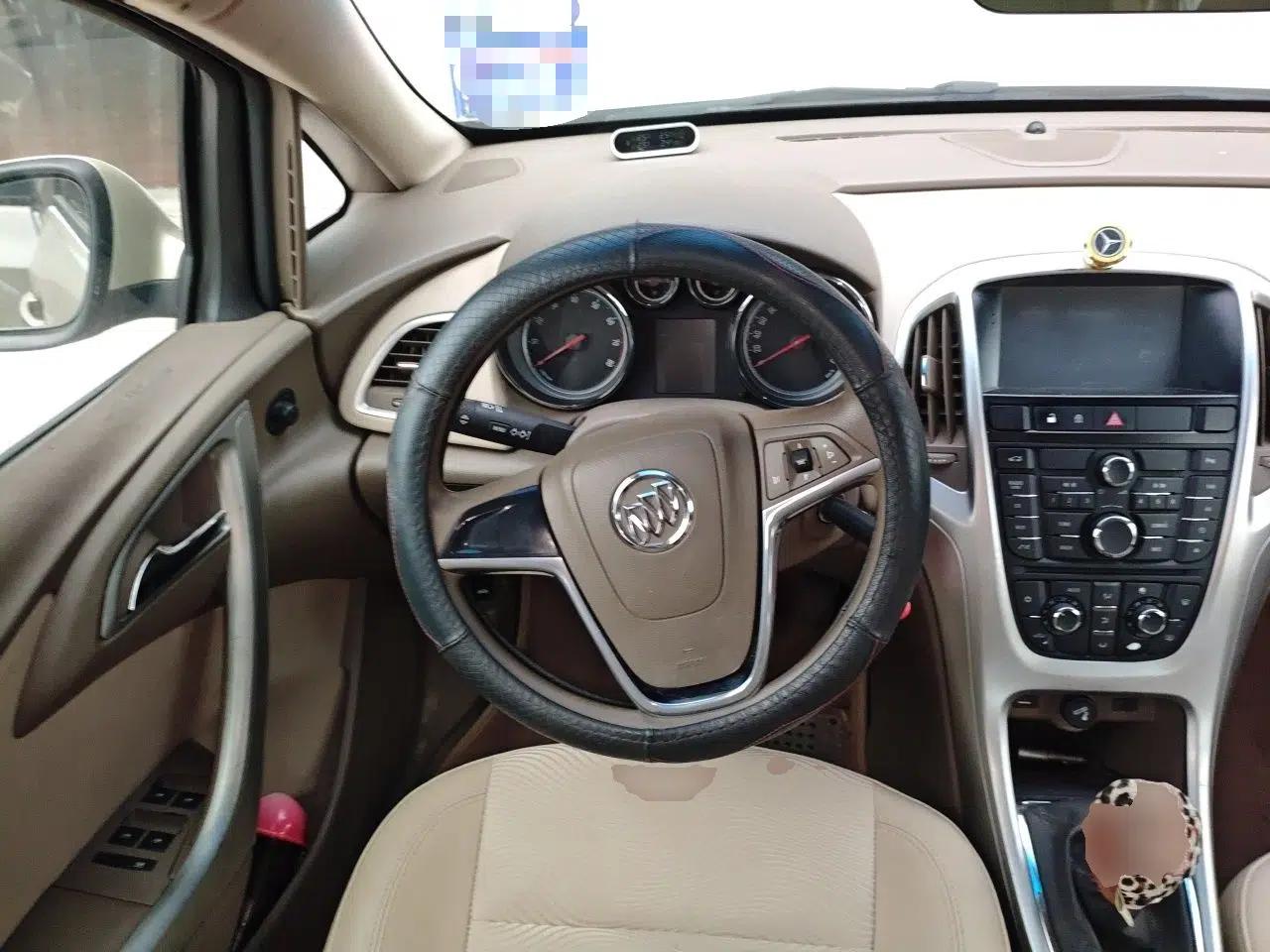 Buick GT 2013 GT 1.6L Manual Entry-Level Model — миниатюра 10