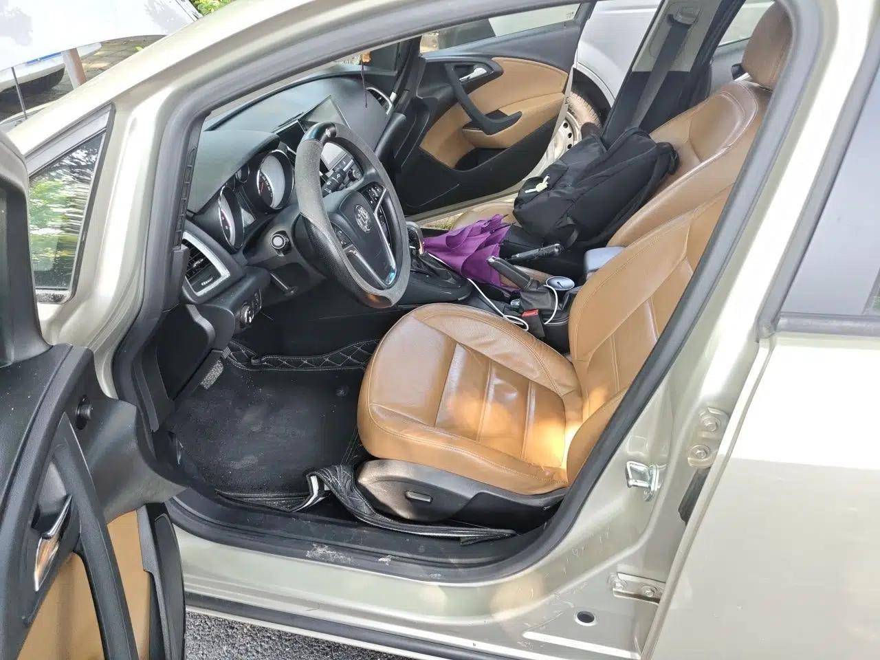 Buick GT 2013 GT 1.8L Automatic Fashion Edition — миниатюра 15