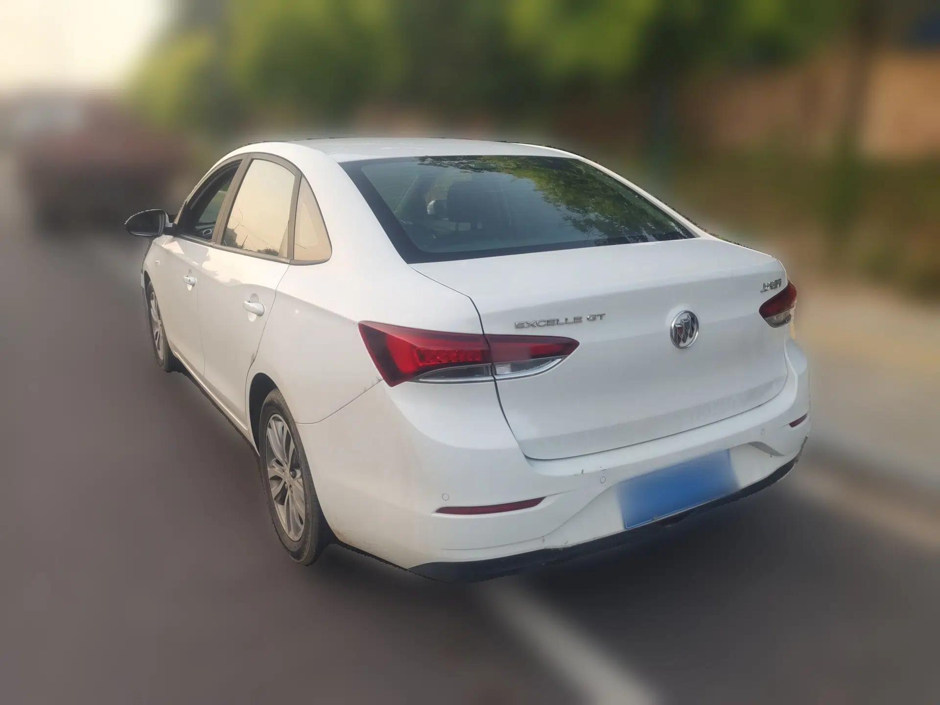 Buick GT 2021 1.3T Automatic Mild Hybrid Elite Version — миниатюра 4