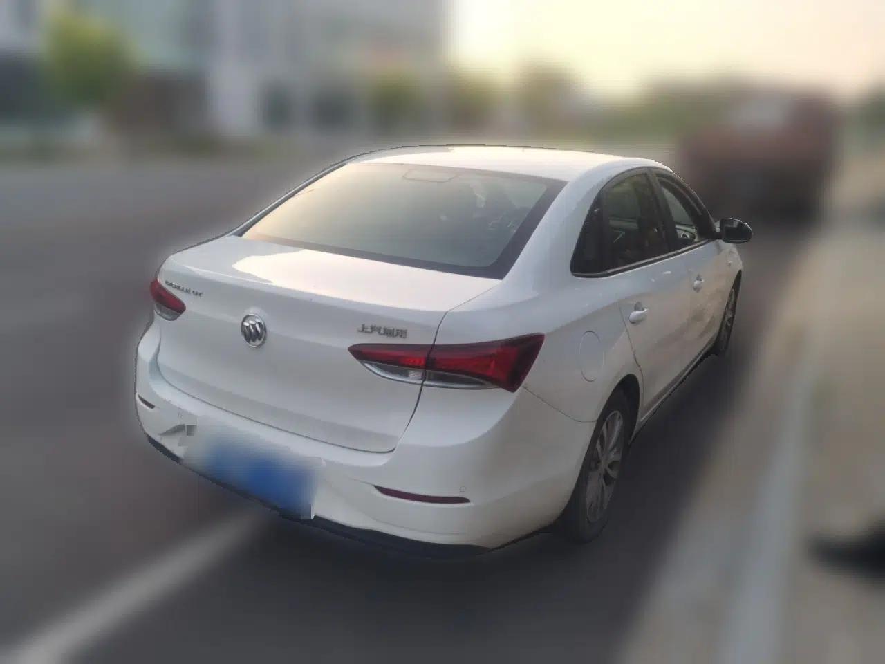 Buick GT 2021 1.3T Automatic Mild Hybrid Elite Version — миниатюра 6