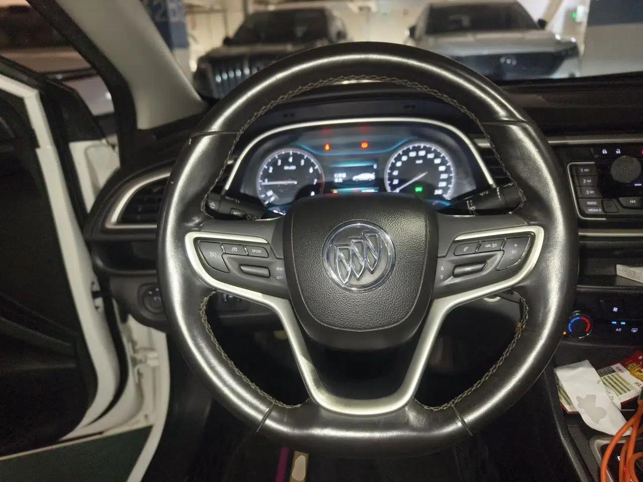 Buick GT 2018 18T Automatic Elite Model — миниатюра 10
