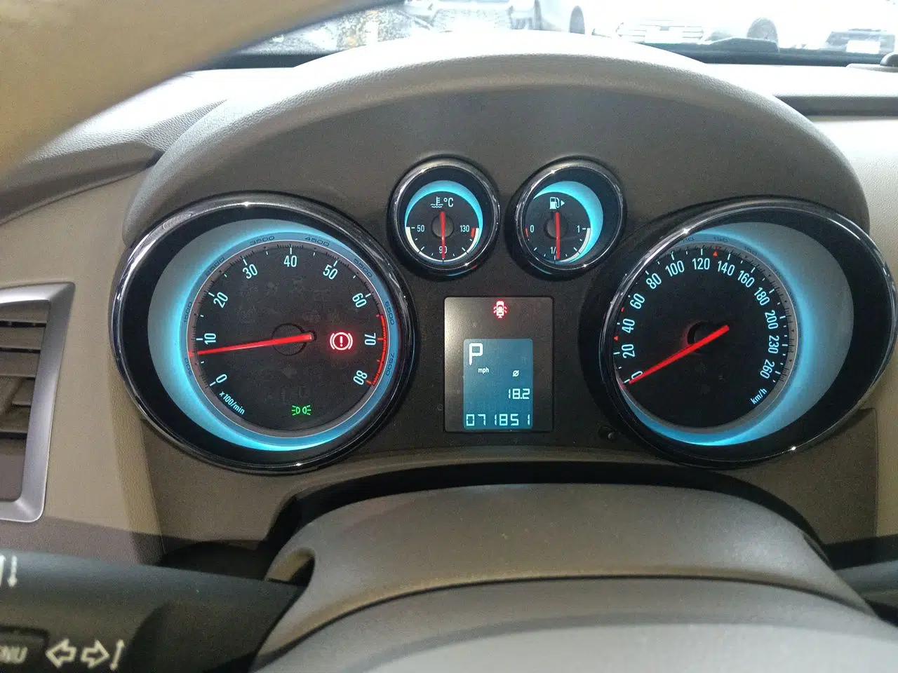 Buick GT 2013 GT 1.6L Automatic Fashion Edition — миниатюра 11