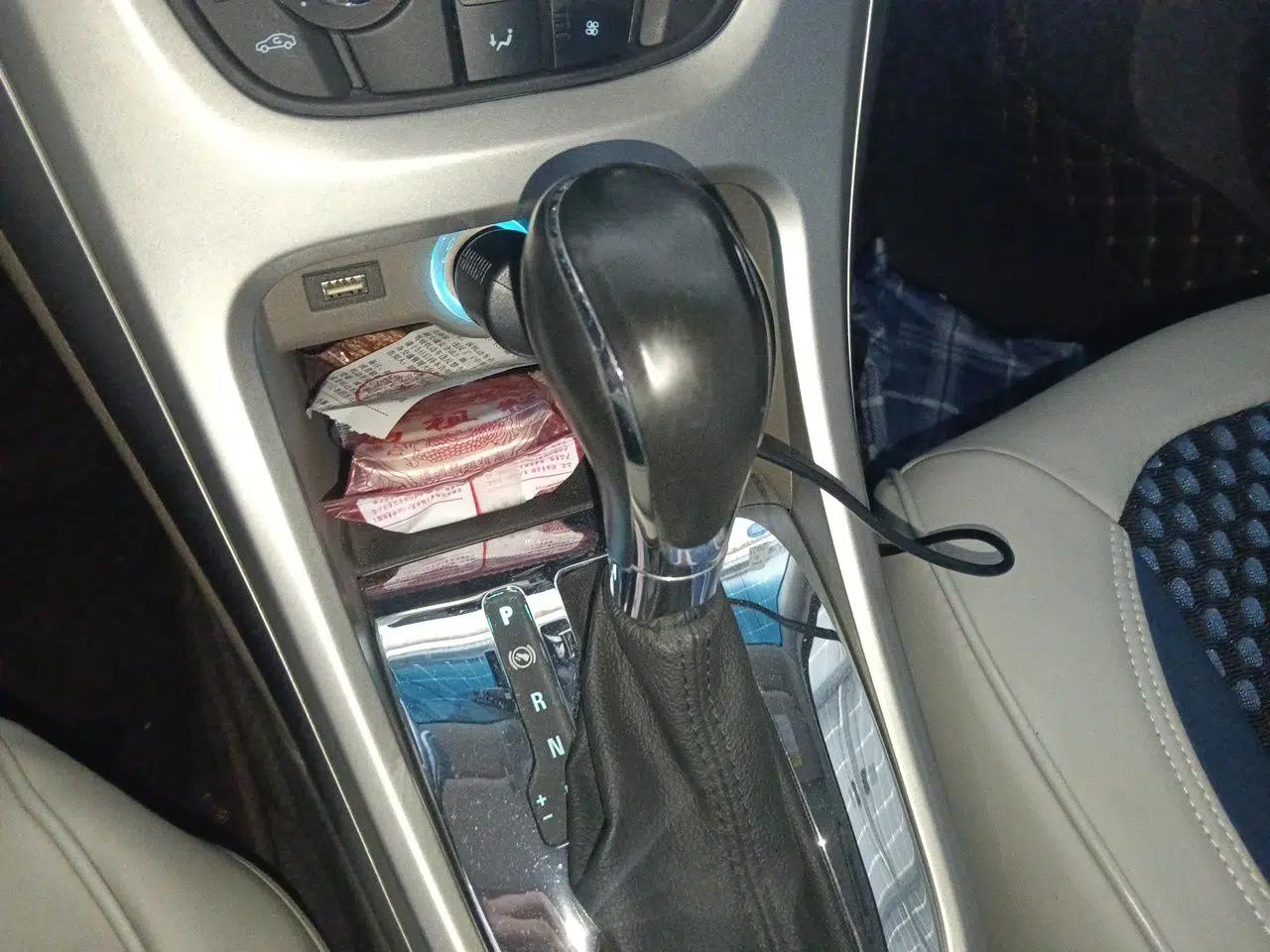 Buick GT 2013 GT 1.6L Automatic Fashion Edition — миниатюра 14