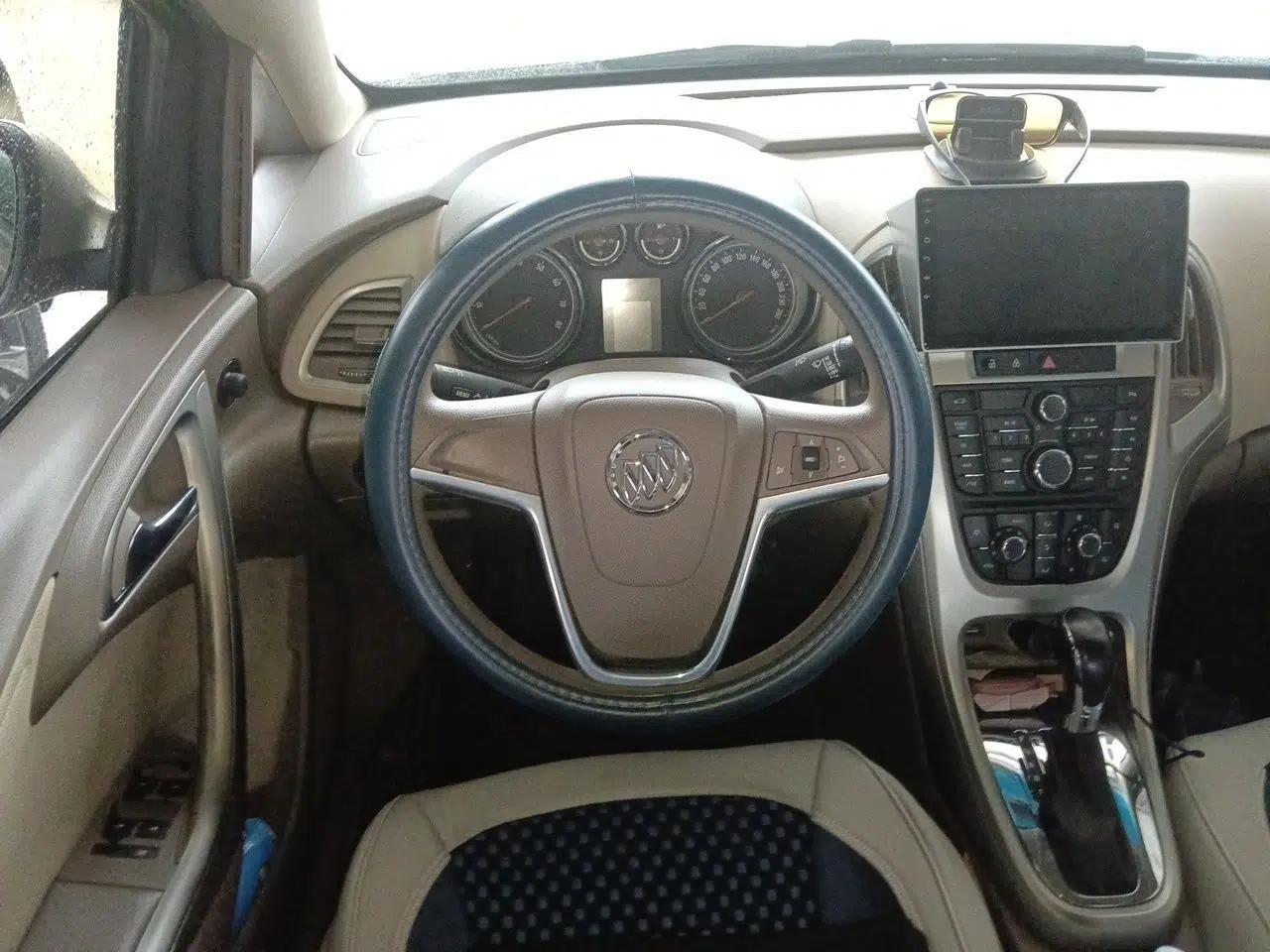 Buick GT 2013 GT 1.6L Automatic Fashion Edition — миниатюра 10