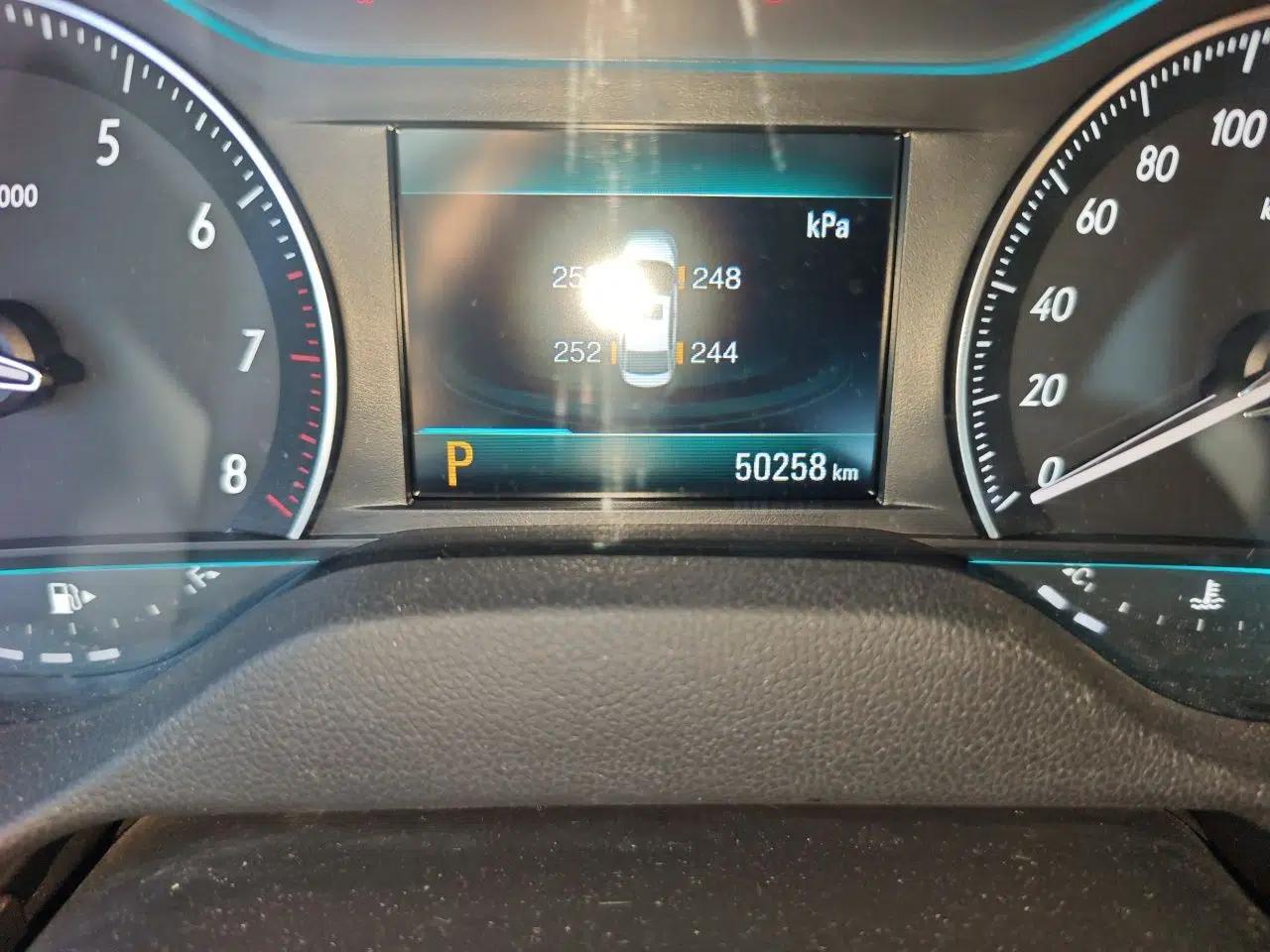 Buick GT 2021 1.3T Automatic Mild Hybrid Elite Version — миниатюра 12