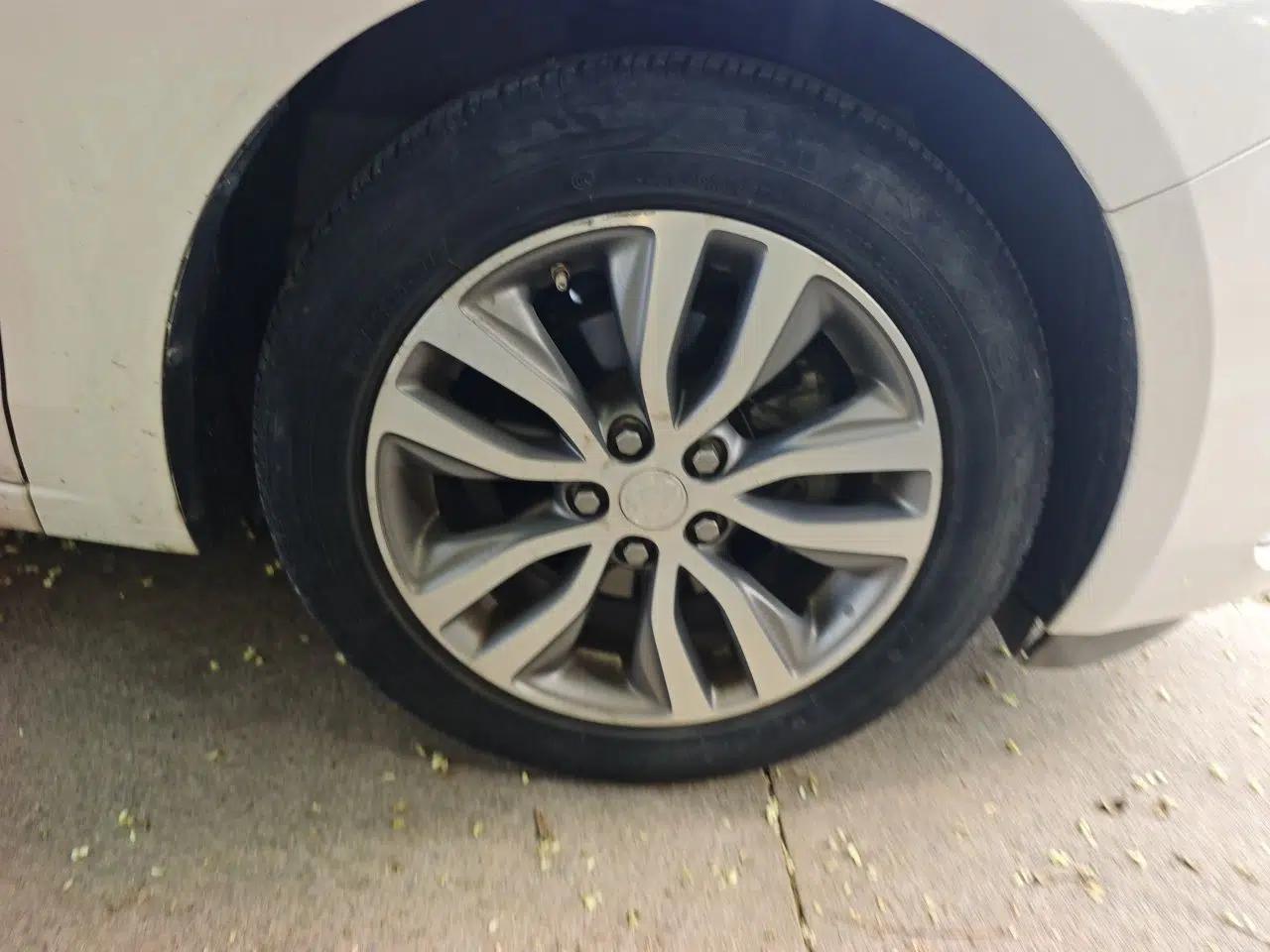 Buick GT 2021 1.3T Automatic Mild Hybrid Elite Version — миниатюра 8