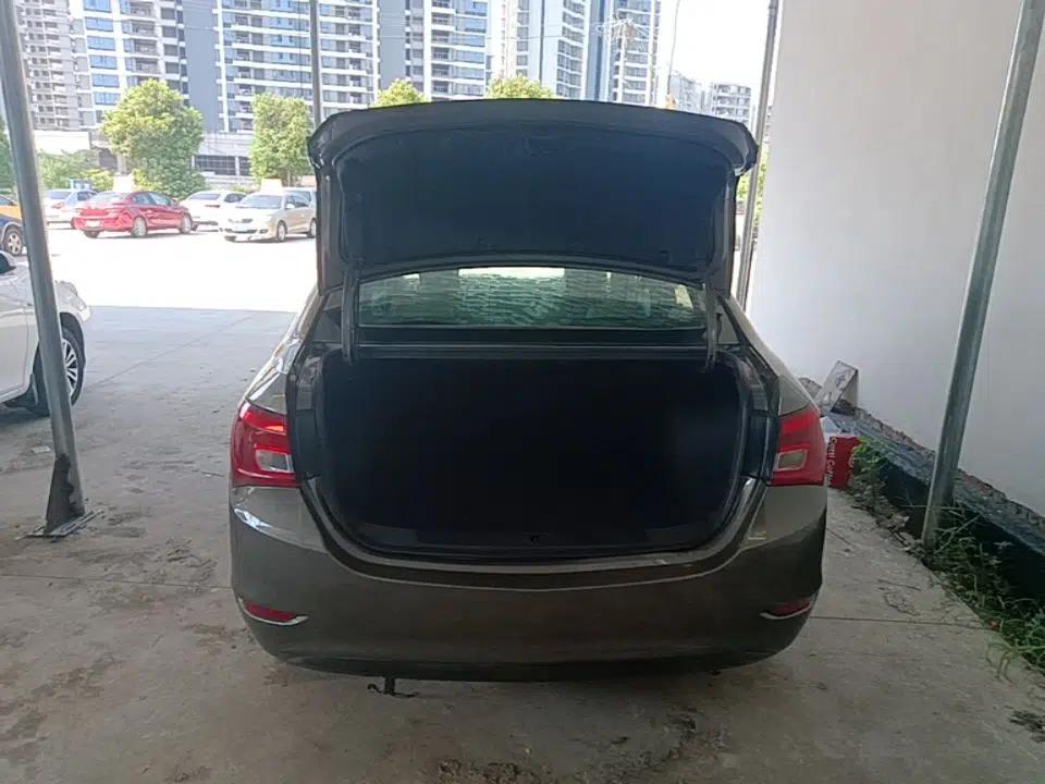 Buick GT 2017 15N Automatic Entry-Level Trim — миниатюра 22
