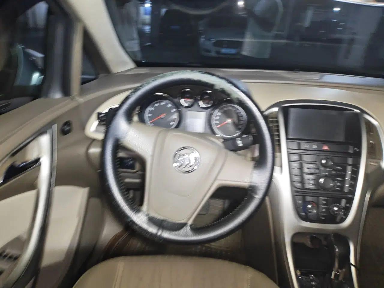 Buick GT 2012 GT 1.6L Automatic Comfort Edition — миниатюра 10