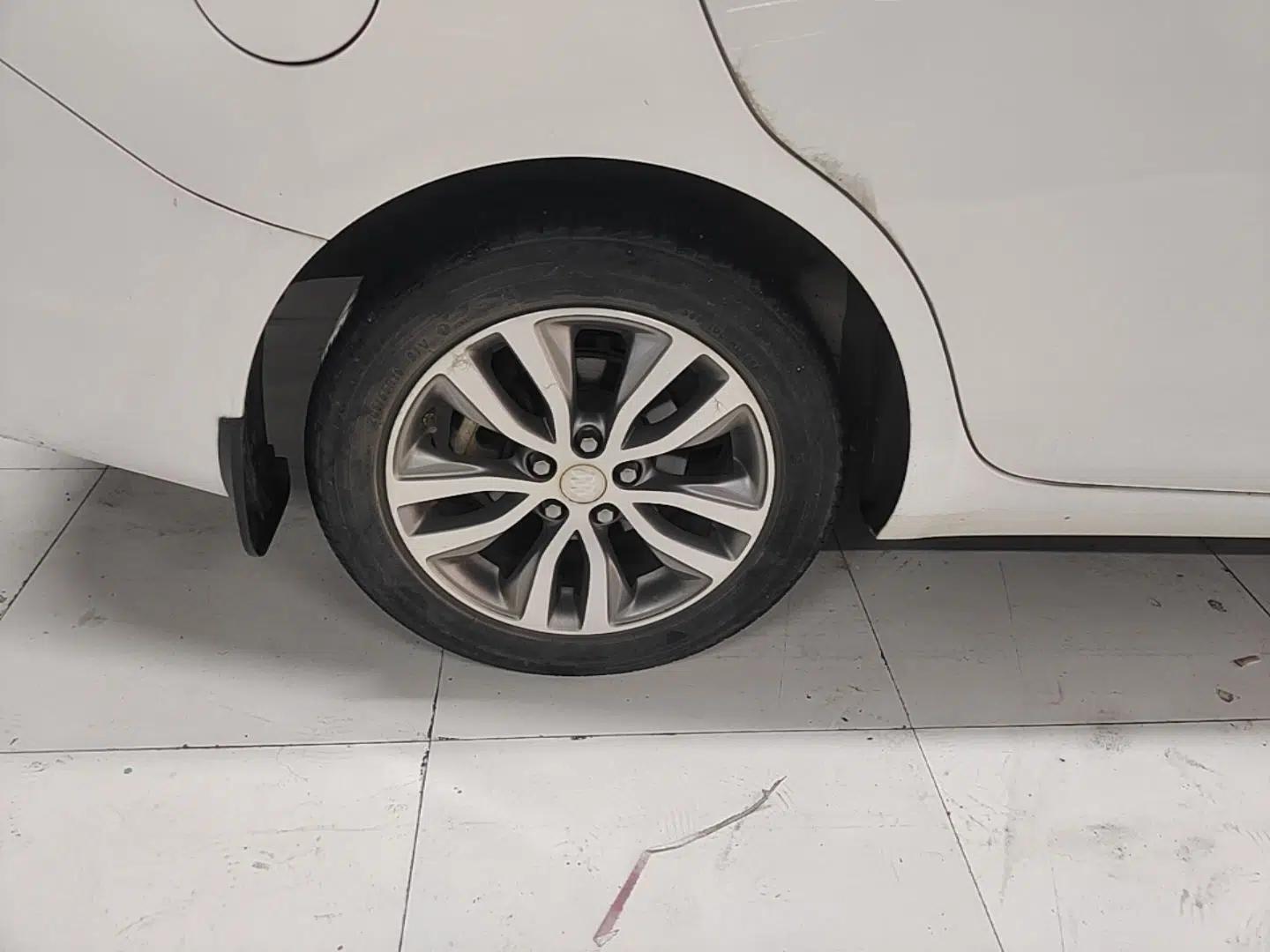 Buick GT 2021 1.3T Automatic Mild Hybrid Elite Version — миниатюра 11