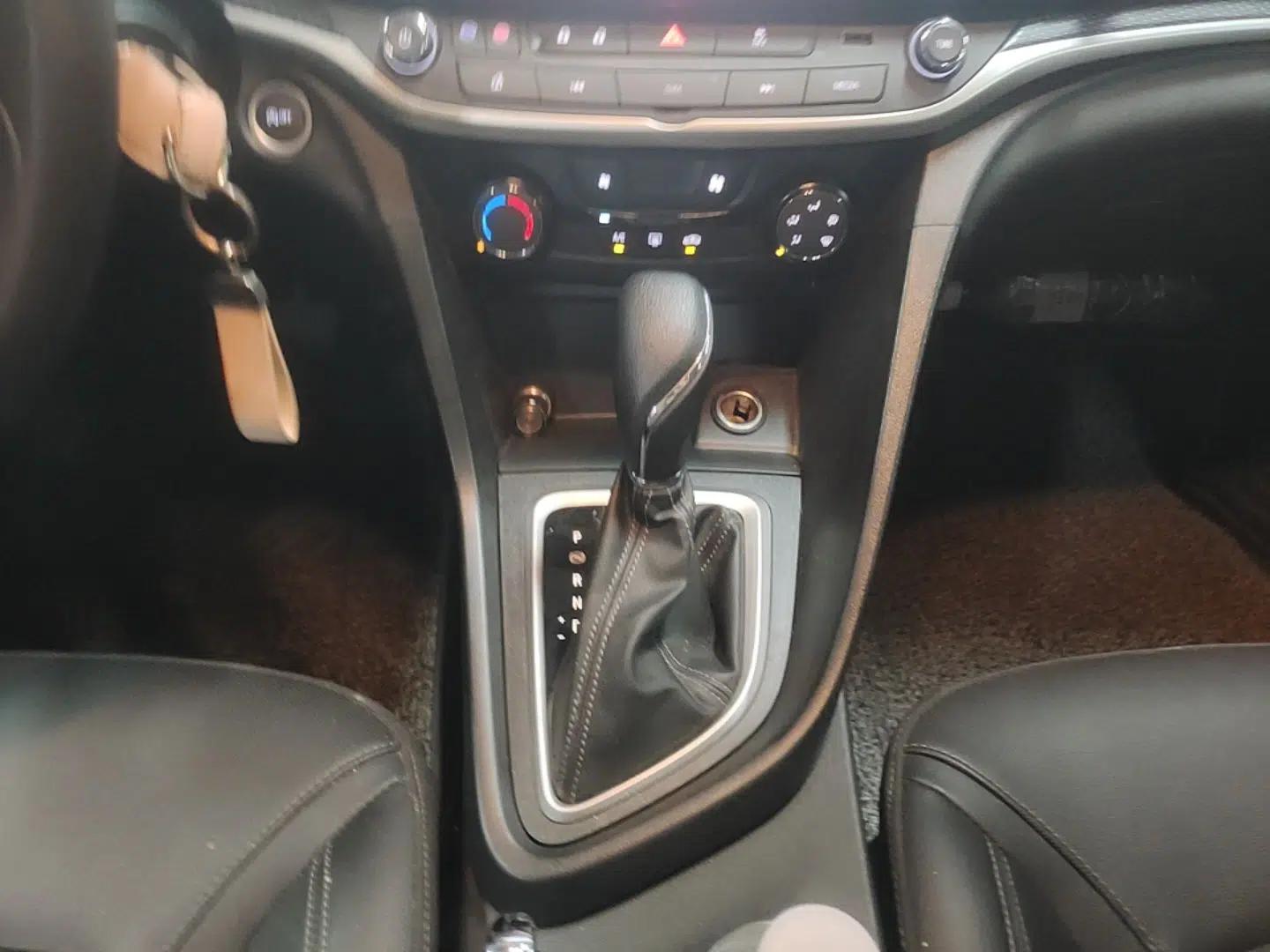 Buick GT 2021 1.3T Automatic Mild Hybrid Elite Version — миниатюра 16