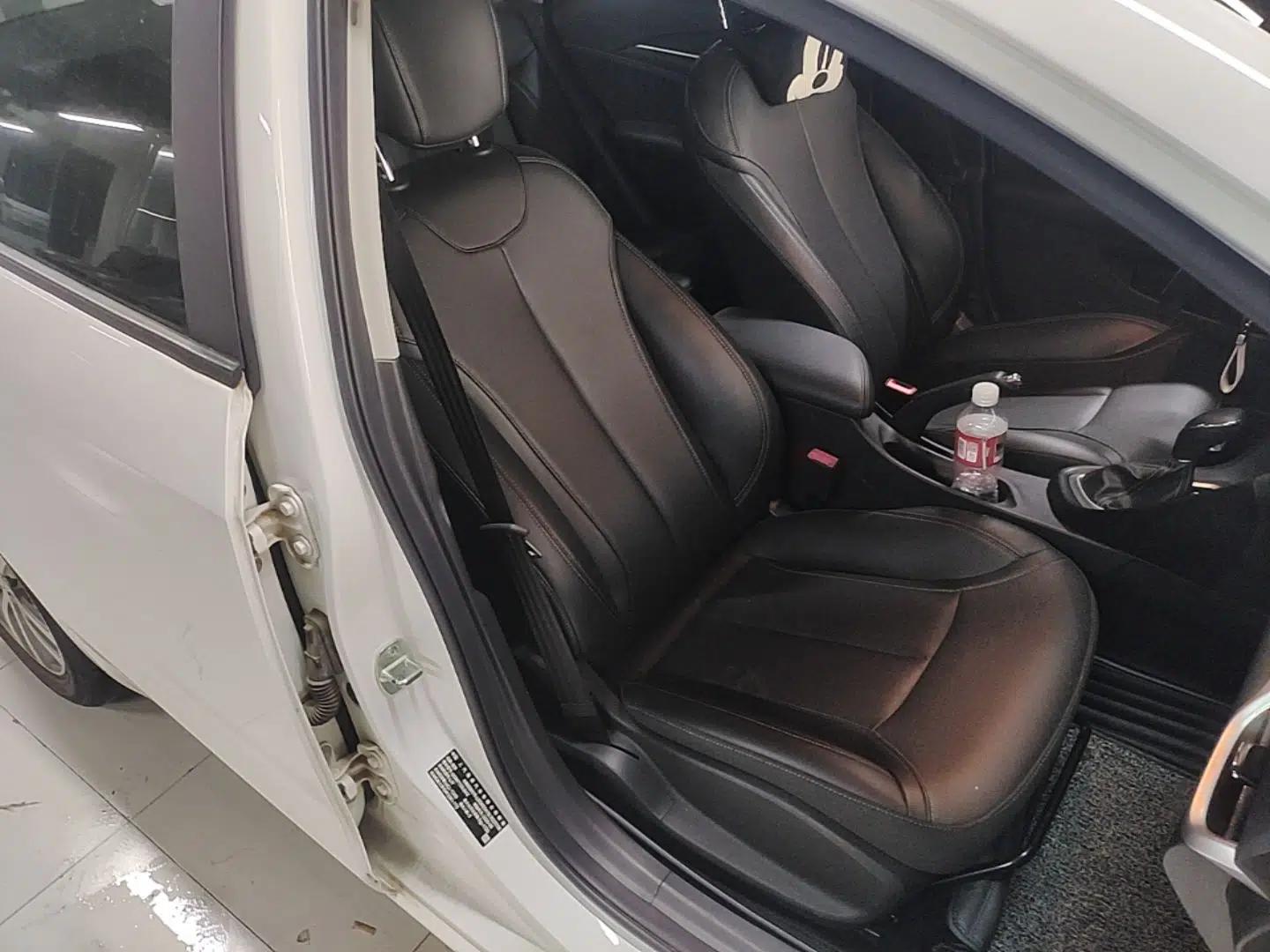 Buick GT 2021 1.3T Automatic Mild Hybrid Elite Version — миниатюра 19