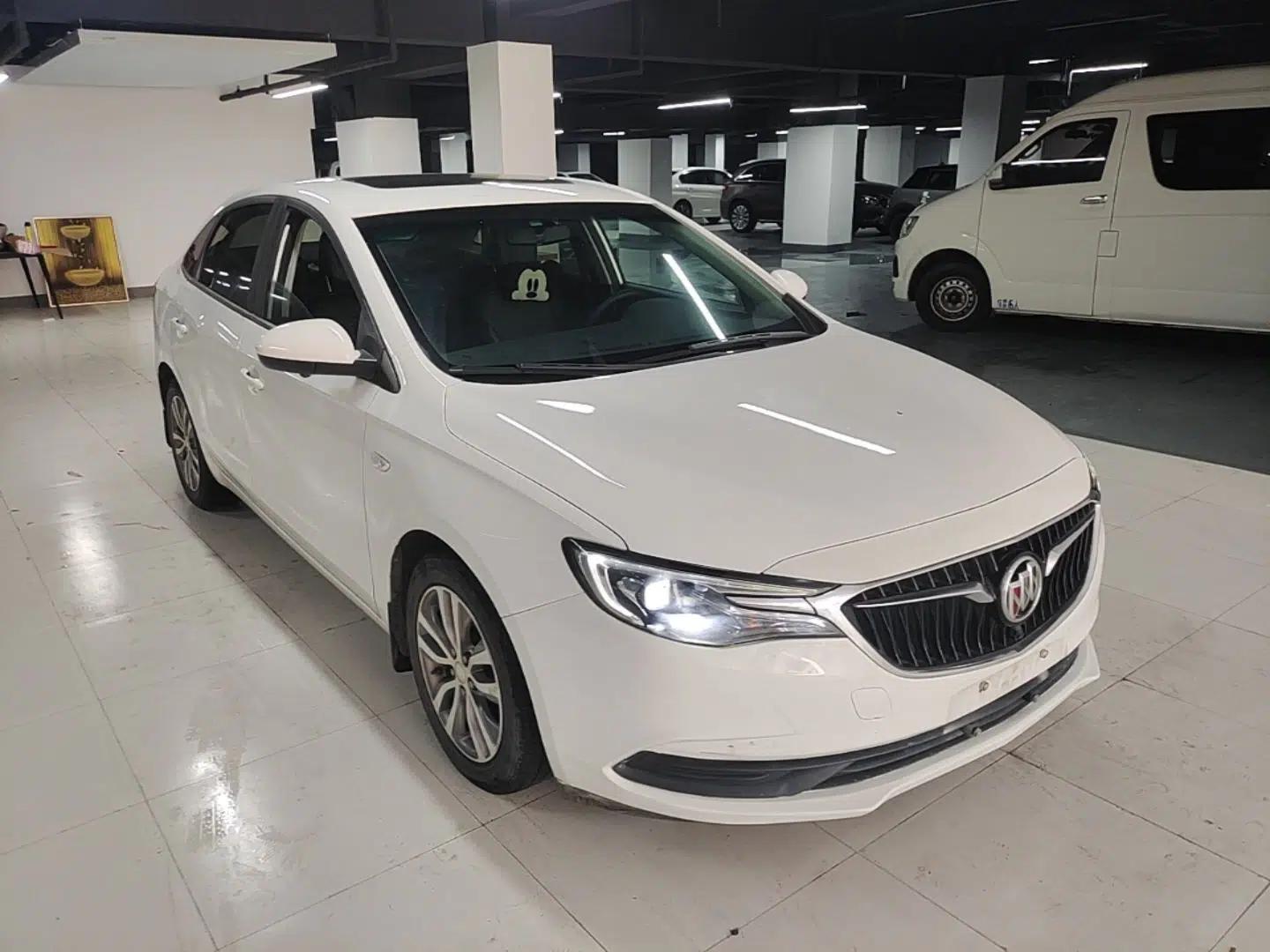 Buick GT 2021 1.3T Automatic Mild Hybrid Elite Version — миниатюра 3