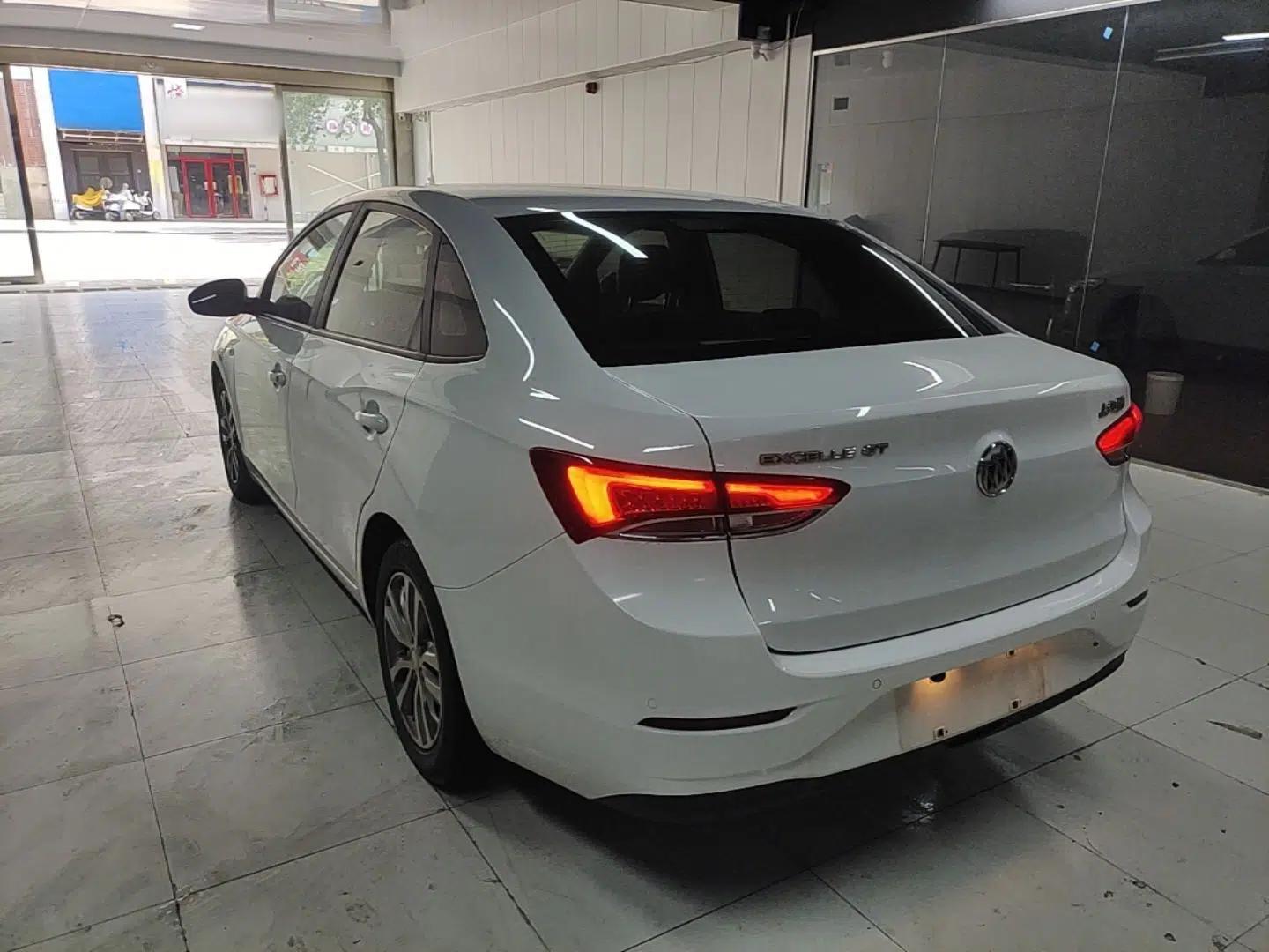 Buick GT 2021 1.3T Automatic Mild Hybrid Elite Version — миниатюра 4