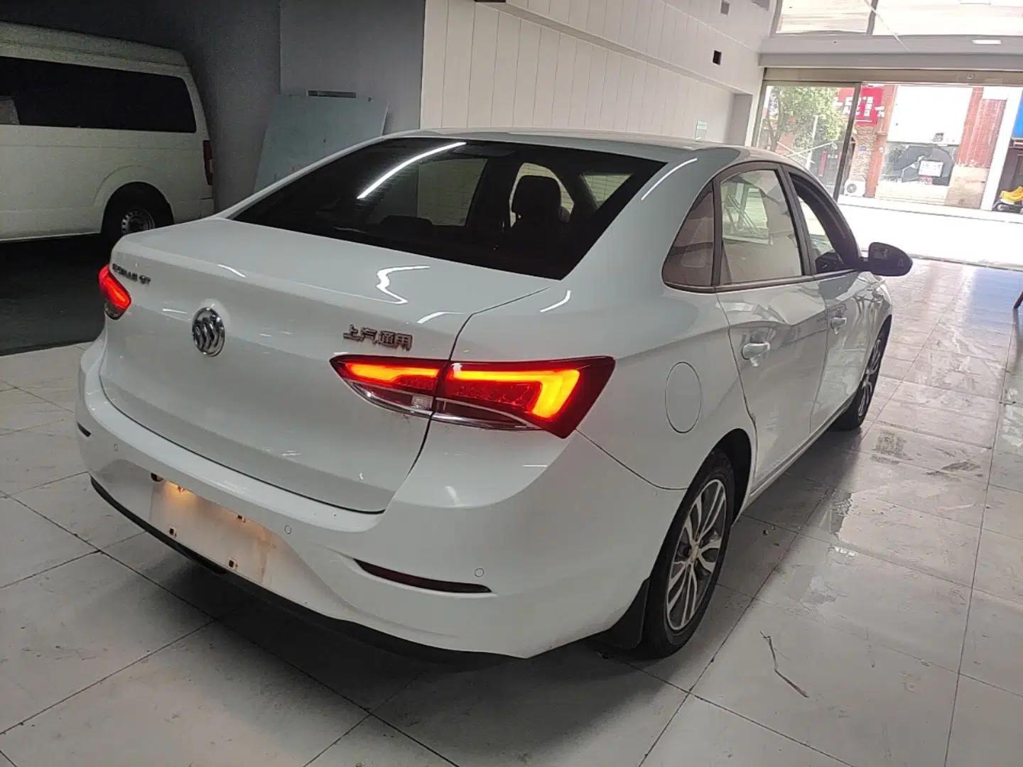 Buick GT 2021 1.3T Automatic Mild Hybrid Elite Version — миниатюра 6