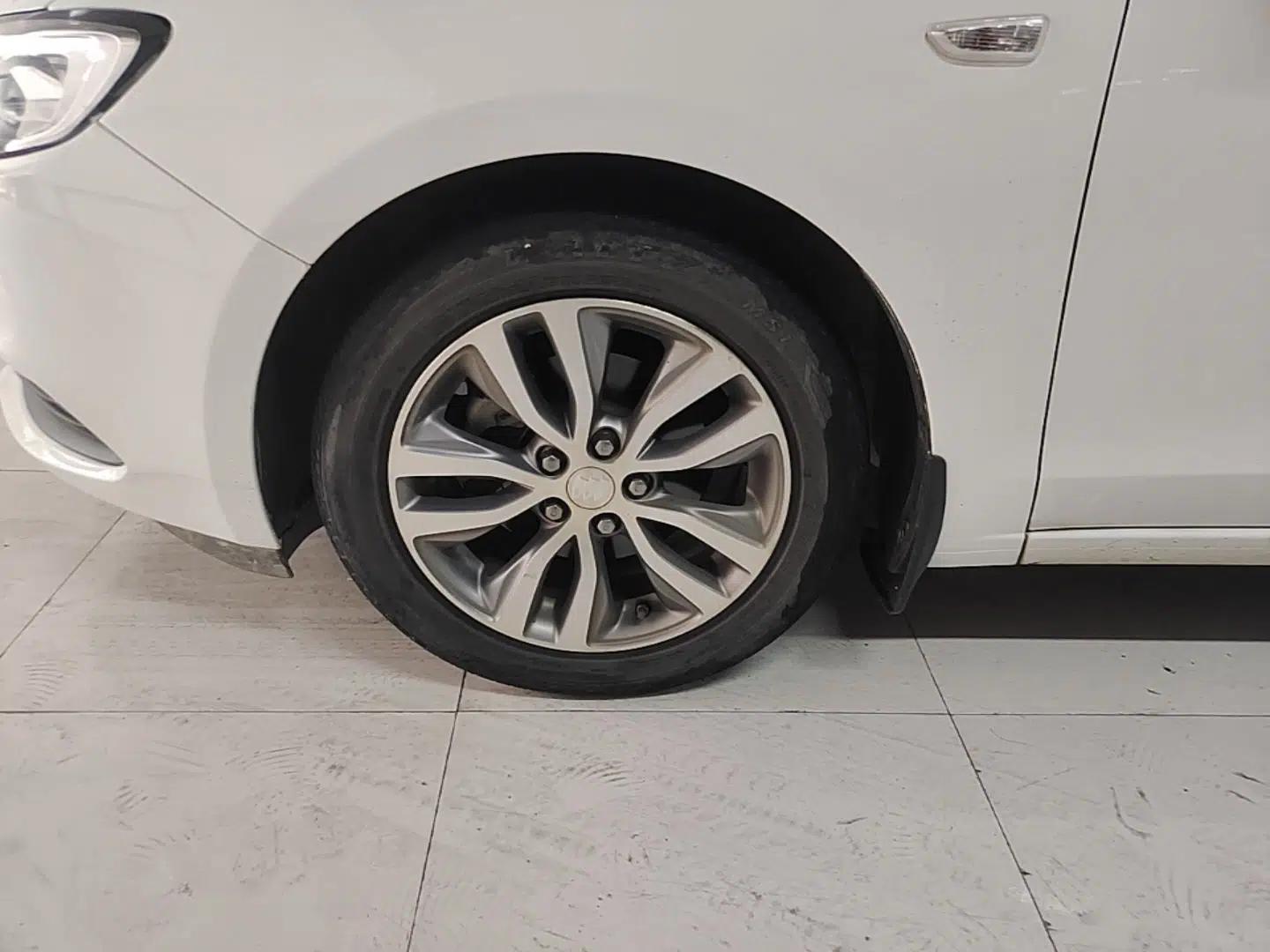 Buick GT 2021 1.3T Automatic Mild Hybrid Elite Version — миниатюра 10