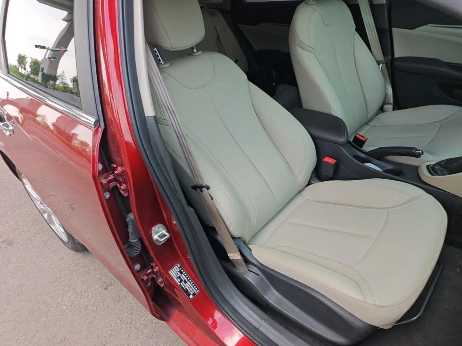 Buick GT 2021 Exemplar 1.5L Automatic Elite Version — миниатюра 24