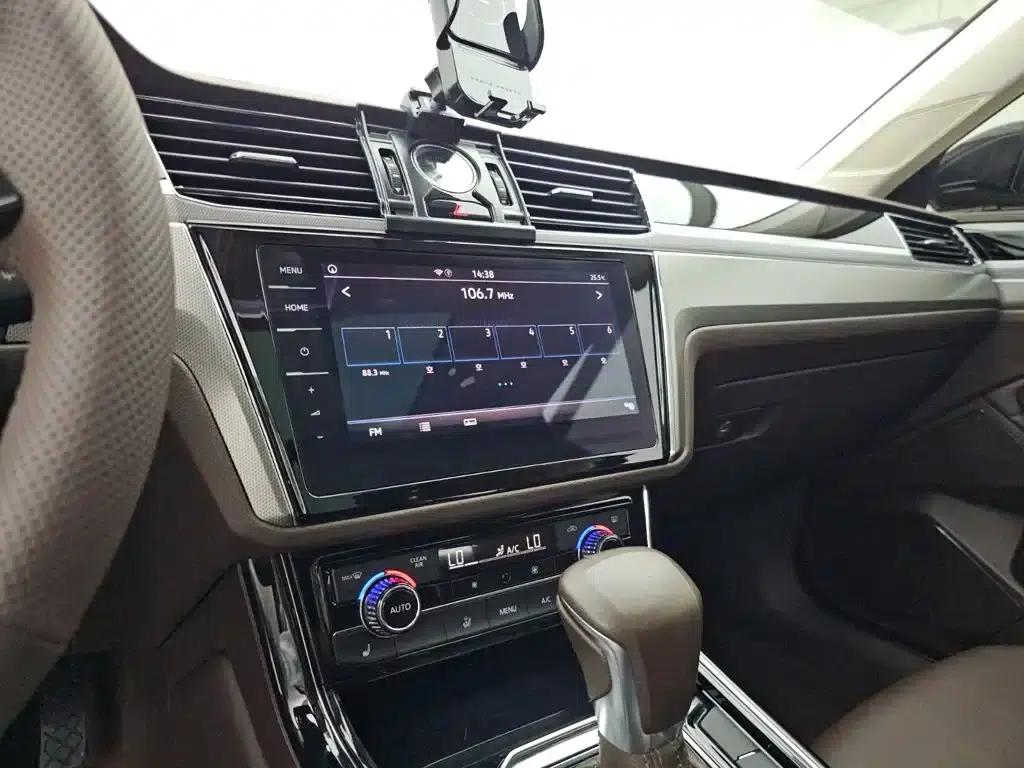 Phideon 2021 380TSI Luxury Edition — миниатюра 10