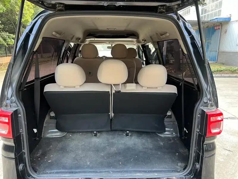 Lingzhi 2023 M5 1.6L Practical 7-Seater — миниатюра 9