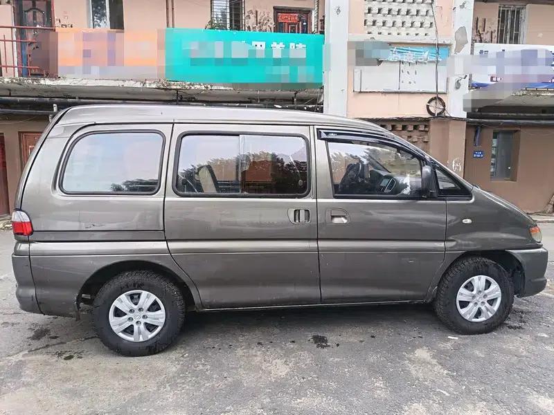 Lingzhi 2015 V3 1.5L 7-seater Standard Model — миниатюра 8