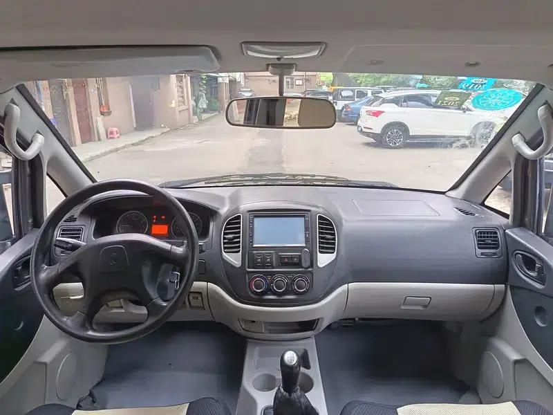 Lingzhi 2015 V3 1.5L 7-seater Standard Model — миниатюра 9