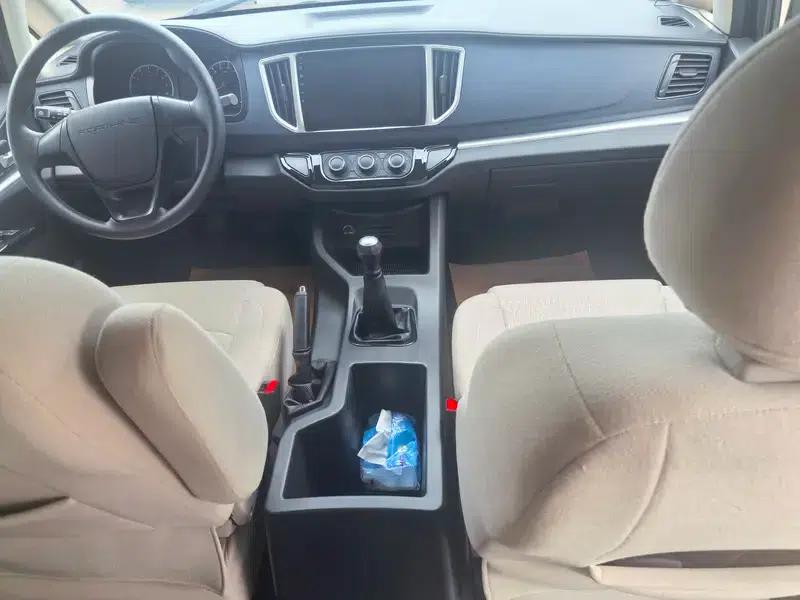 Lingzhi 2025 M5 1.6L Short Wheelbase Practical 5-Seater — миниатюра 5
