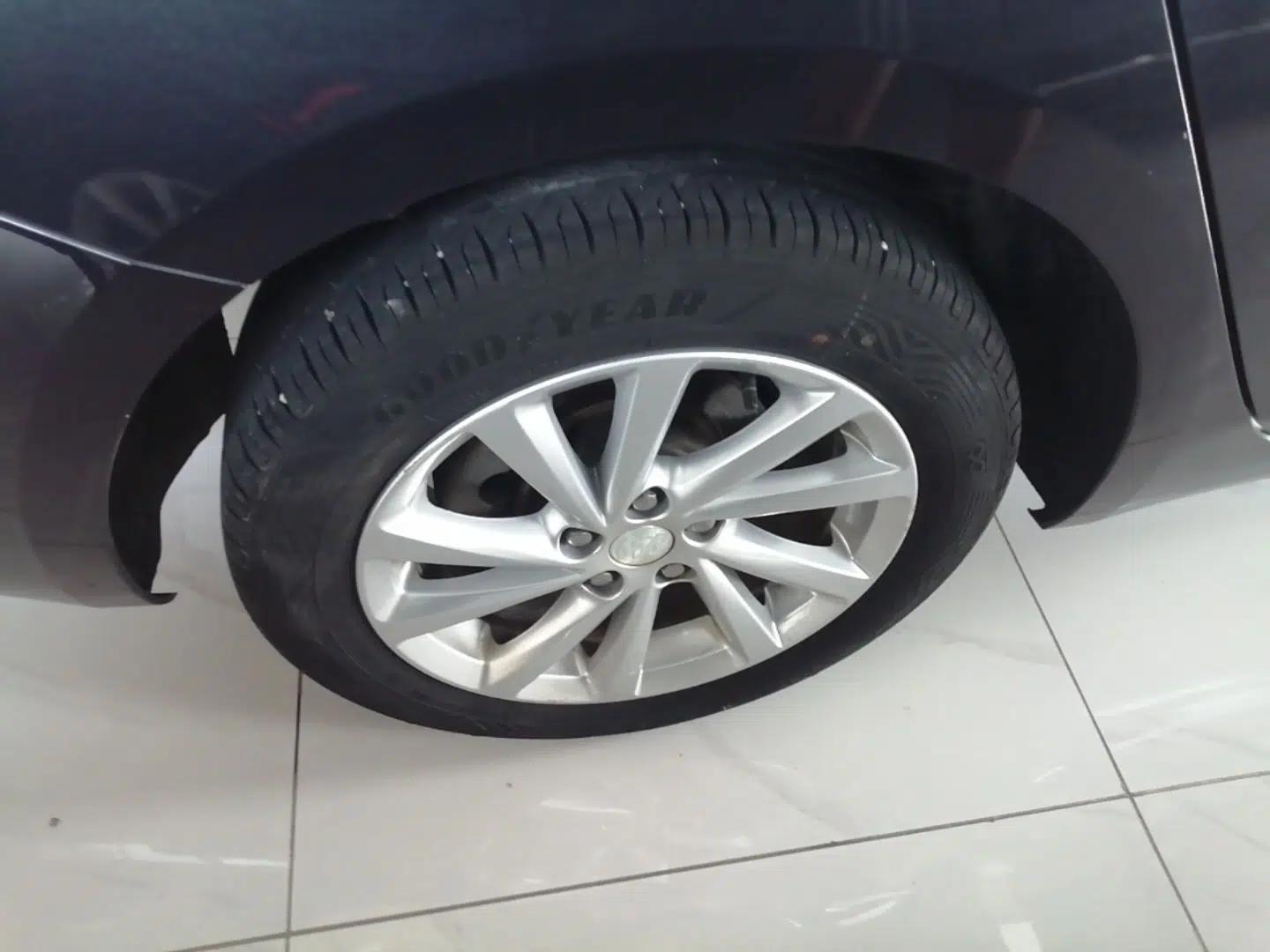 Buick Verano 2018 Sedan 15S Automatic Leading Model — миниатюра 11