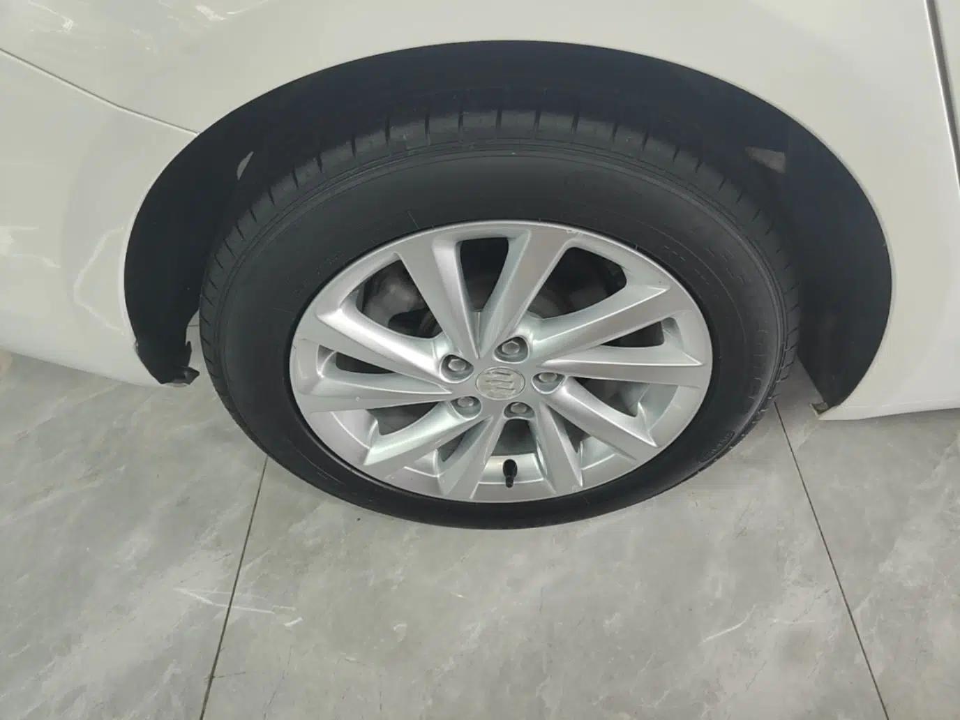 Buick Verano 2018 Sedan 15S Automatic Leading Model — миниатюра 11