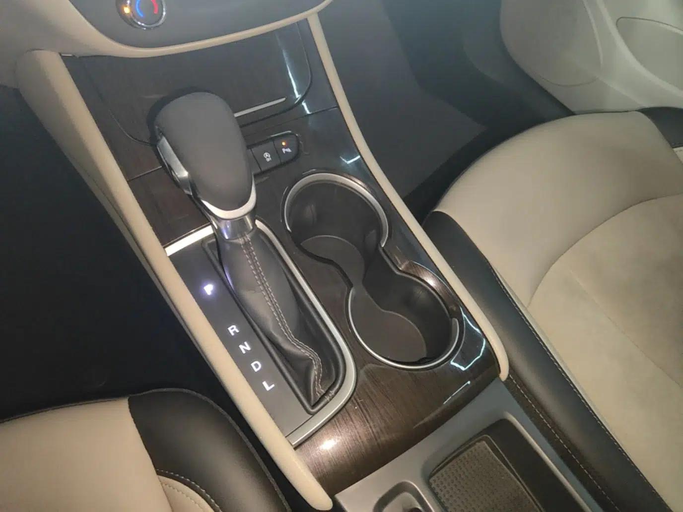 Buick Verano 2018 Sedan 15S Automatic Leading Model — миниатюра 16