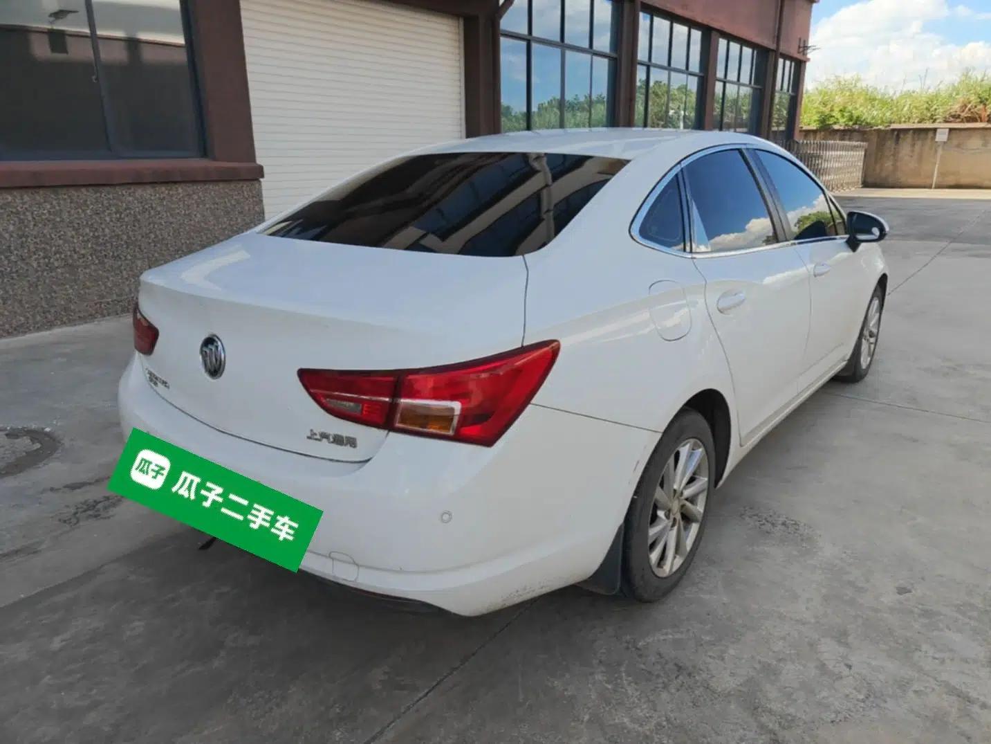 Buick Verano 2019 Sedan 15S Automatic Entry Model — миниатюра 6
