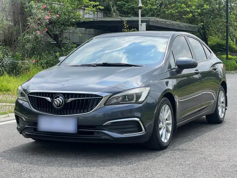 Buick Verano 2018 Sedan 15S Automatic Entry Model — миниатюра 1