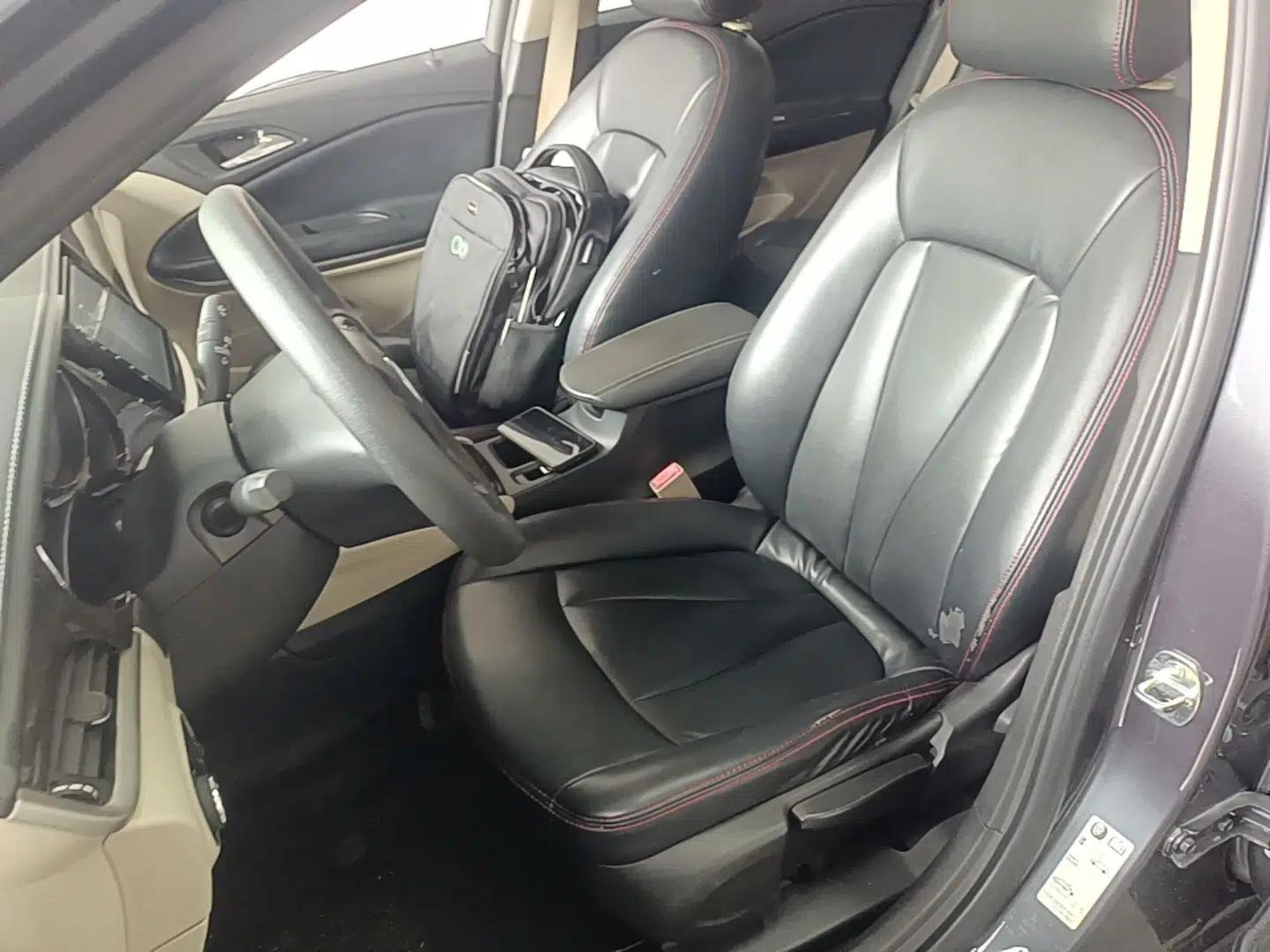 Buick Verano 2018 Sedan 15S Automatic Entry Model — миниатюра 22