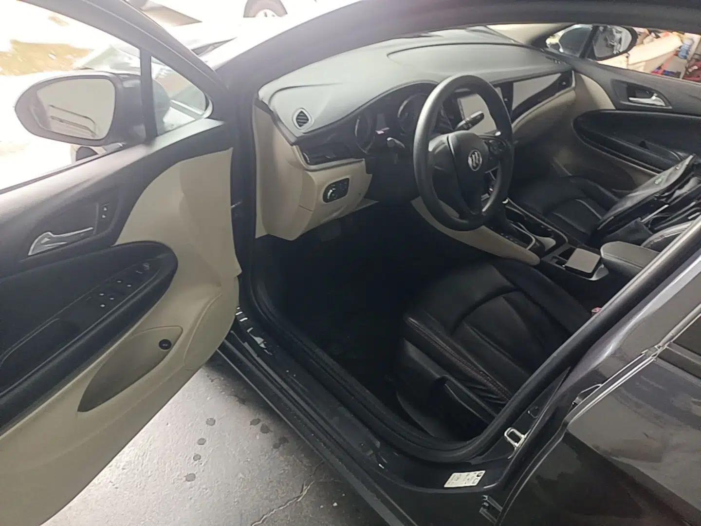 Buick Verano 2018 Sedan 15S Automatic Entry Model — миниатюра 23