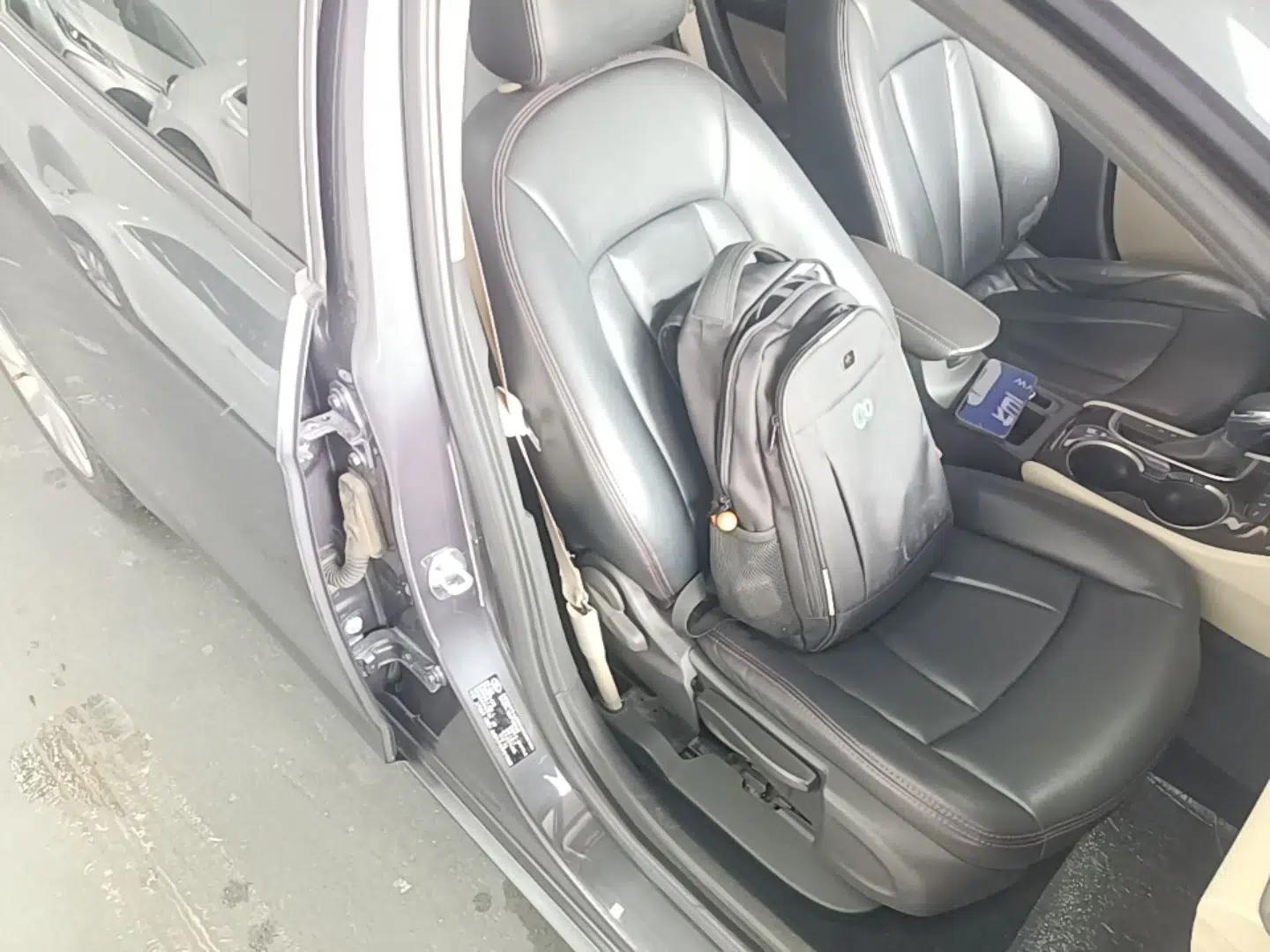 Buick Verano 2018 Sedan 15S Automatic Entry Model — миниатюра 24