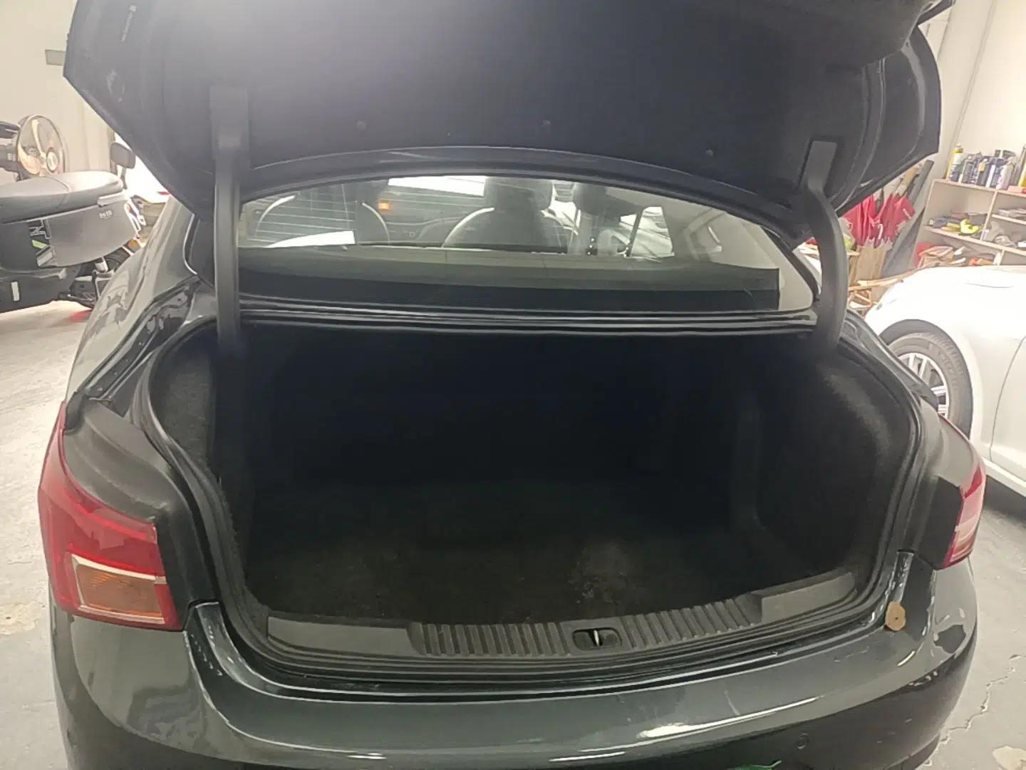 Buick Verano 2018 Sedan 15S Automatic Entry Model — миниатюра 27