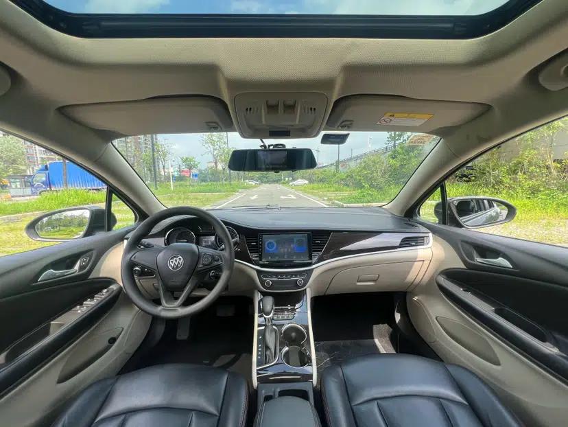 Buick Verano 2018 Sedan 15S Automatic Entry Model — миниатюра 31