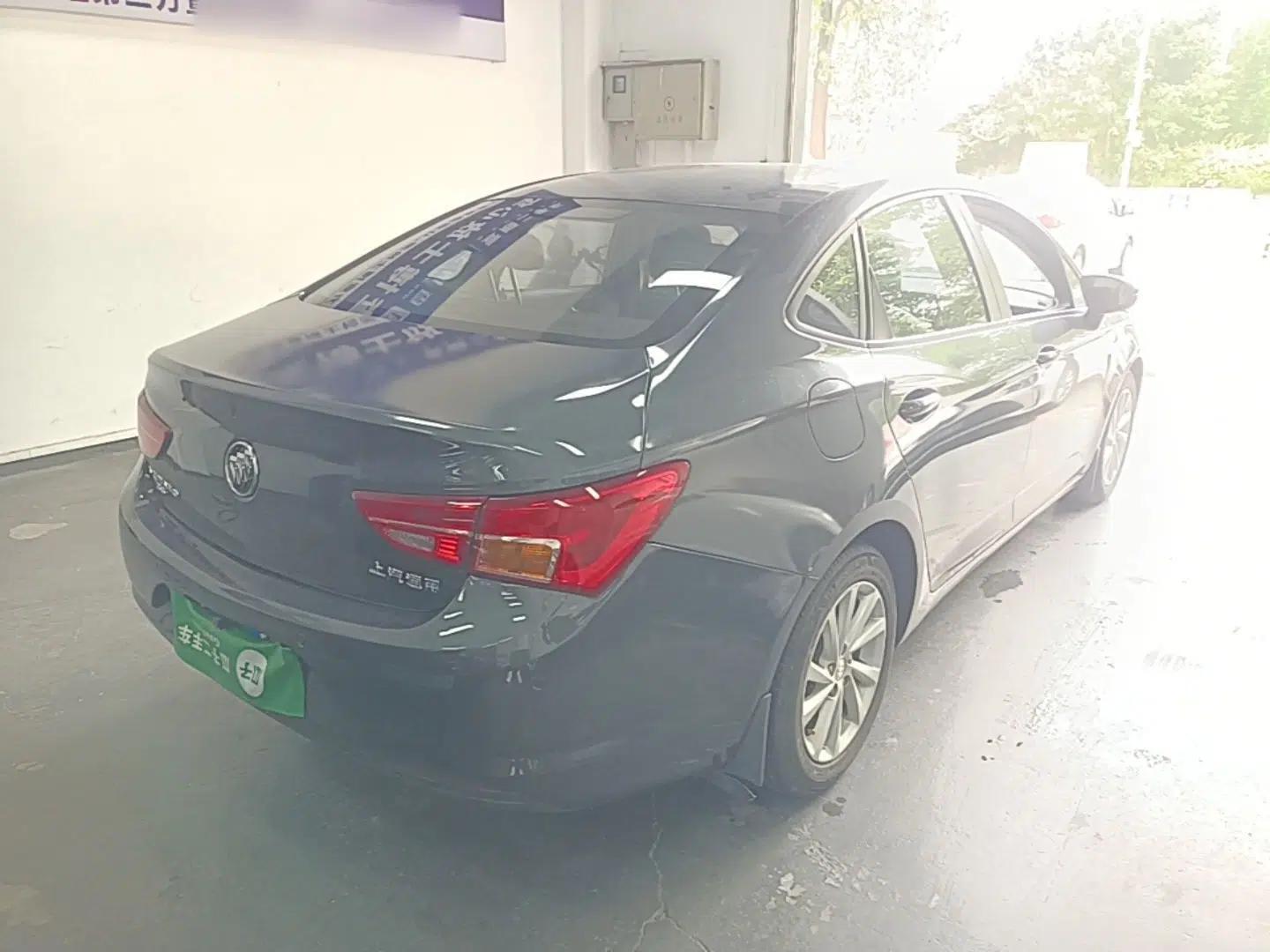 Buick Verano 2018 Sedan 15S Automatic Entry Model — миниатюра 6