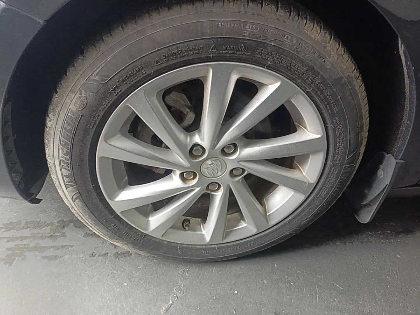 Buick Verano 2018 Sedan 15S Automatic Entry Model — миниатюра 10