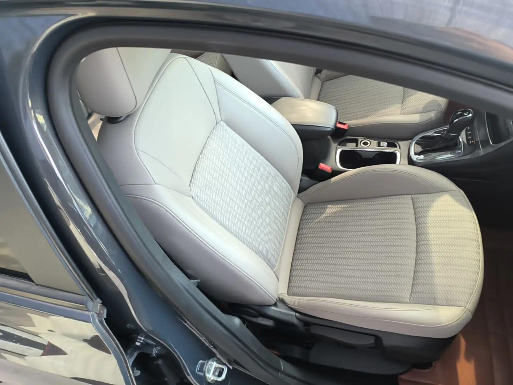 Buick Verano 2016 Hatchback 15S Automatic Leading Model — миниатюра 19