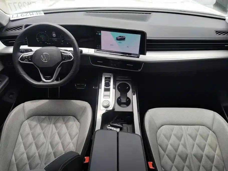 2024 Range Rover 380TSI AWD R-Line Cruiser — миниатюра 12