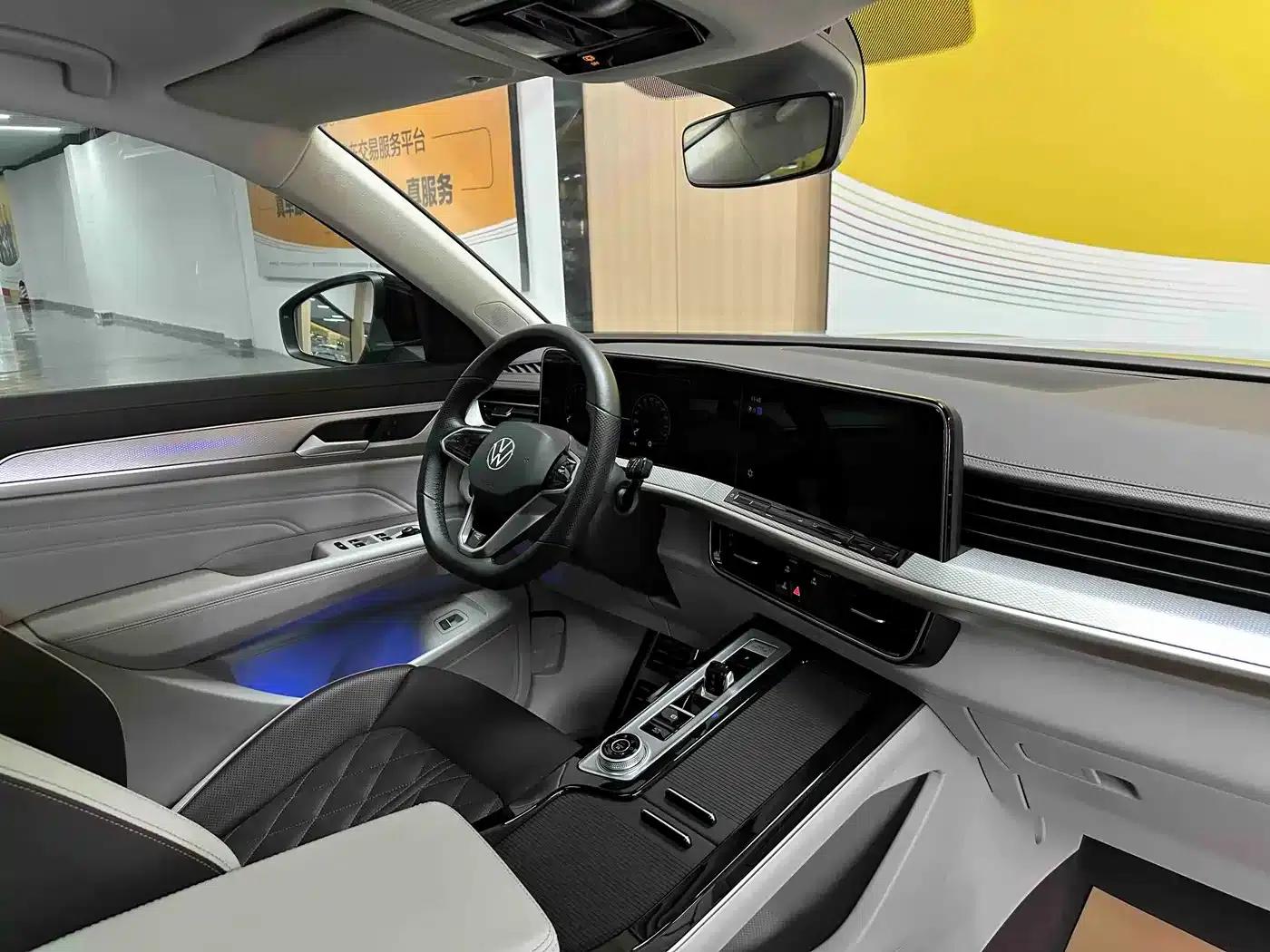 2023 Range Rover 380TSI AWD R-Line Cruiser — миниатюра 9