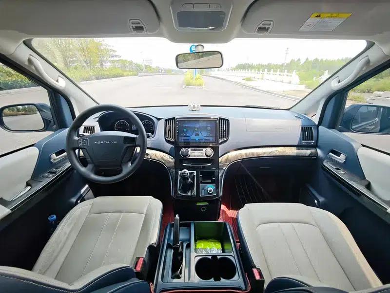 Lingzhi PLUS 2024 1.5T Manual Deluxe 9-Seater — миниатюра 9