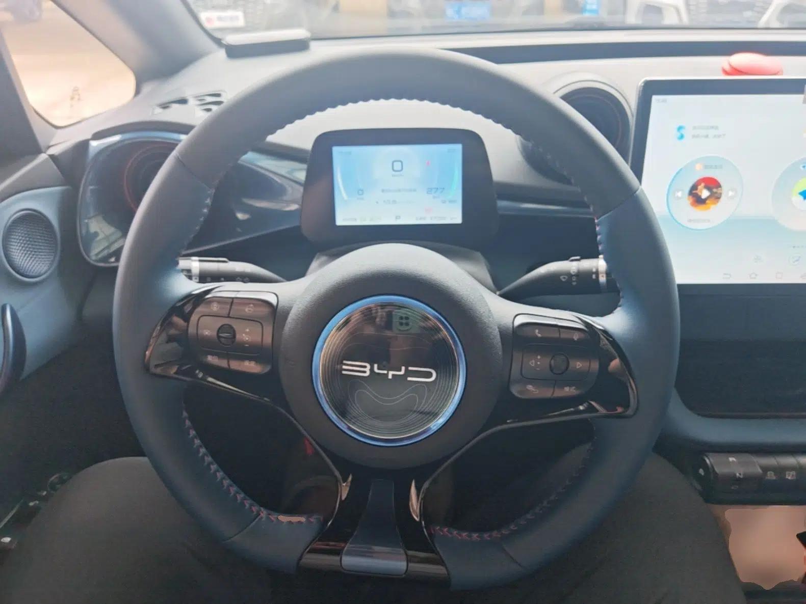 BYD Dolphin 2021 405 km Fashion Edition — миниатюра 13