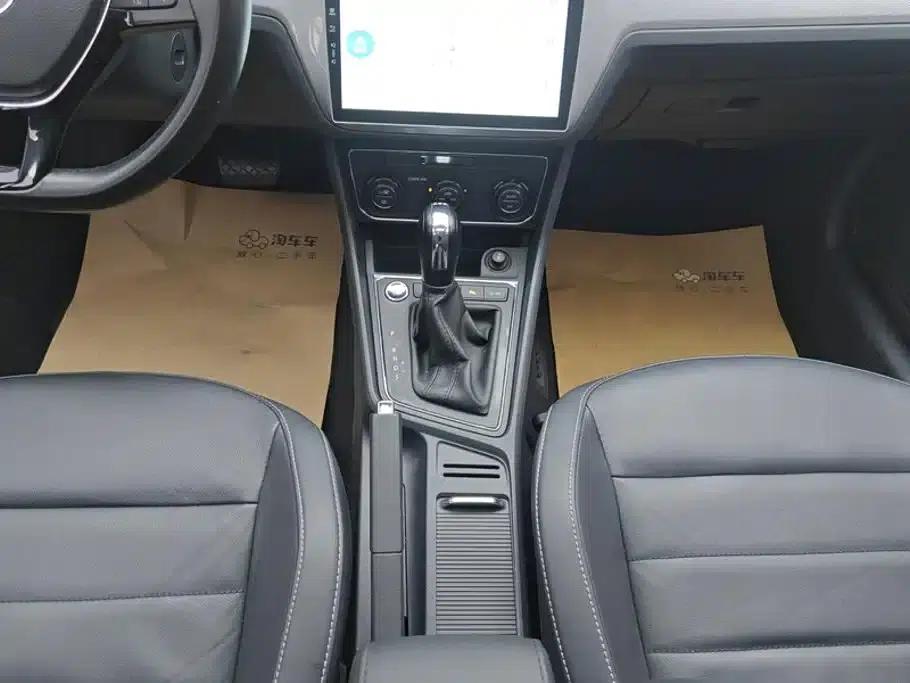 Lavida Gran Turismo 2017 180TSI DSG Comfort Edition — миниатюра 16