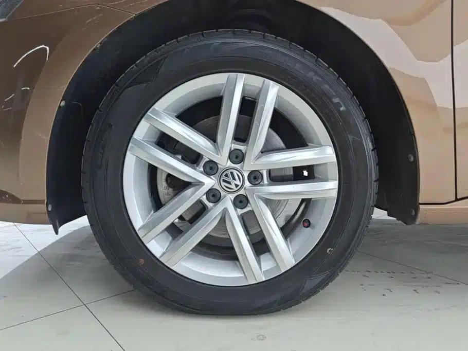 Lavida Gran Turismo 2017 180TSI DSG Comfort Edition — миниатюра 6
