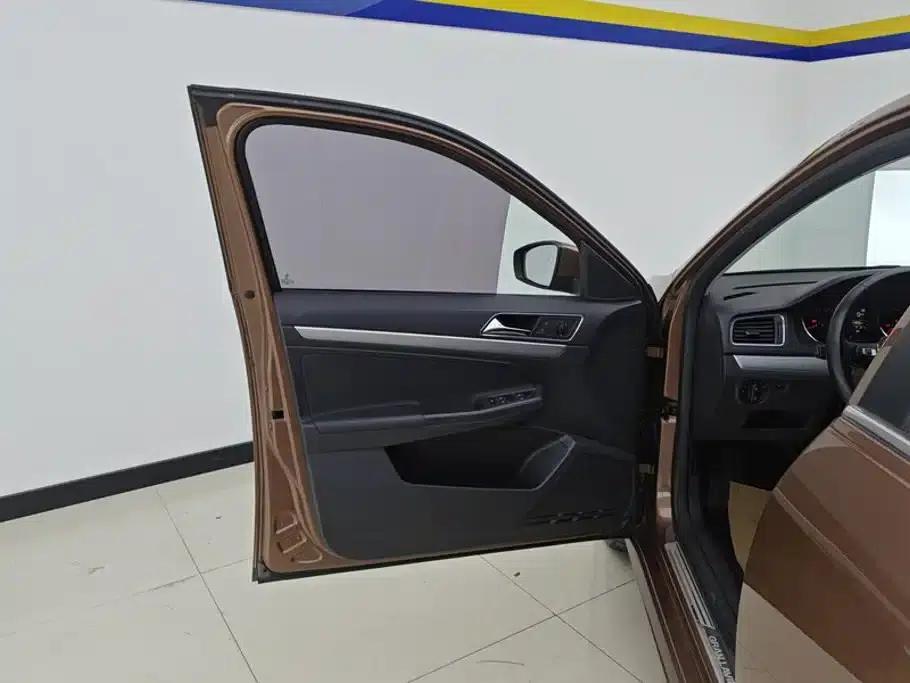 Lavida Gran Turismo 2017 180TSI DSG Comfort Edition — миниатюра 7