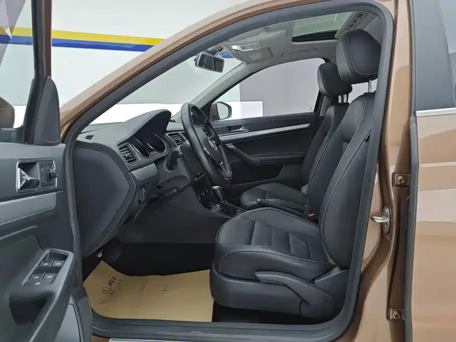 Lavida Gran Turismo 2017 180TSI DSG Comfort Edition — миниатюра 9