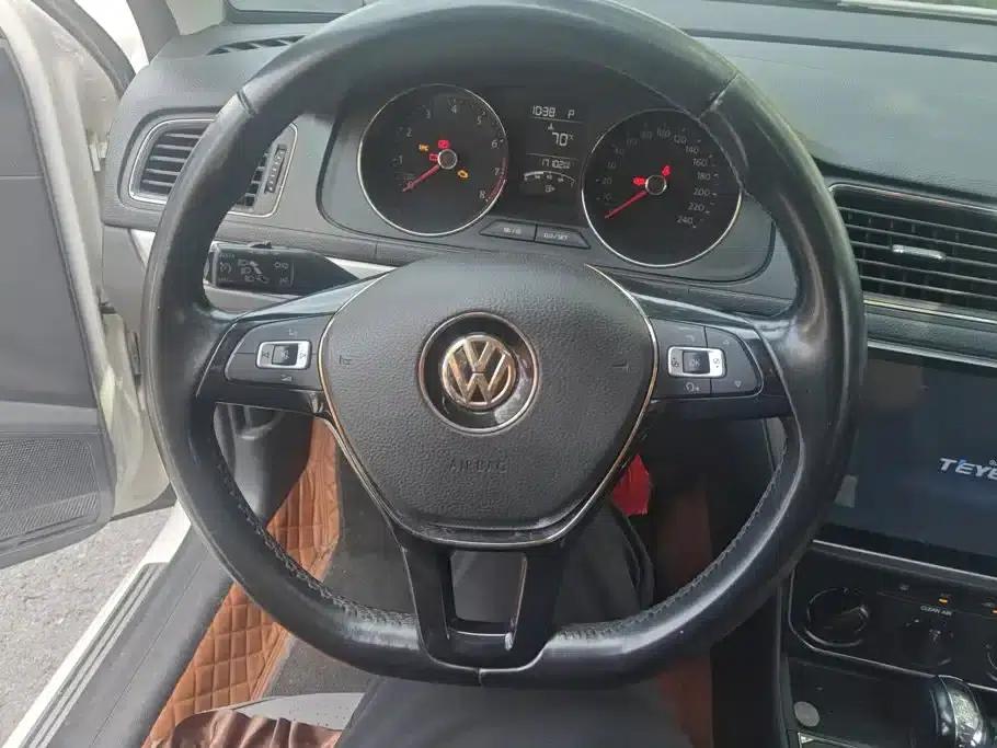 Lavida Gran Turismo 2017 1.6L Automatic Comfort Edition — миниатюра 15