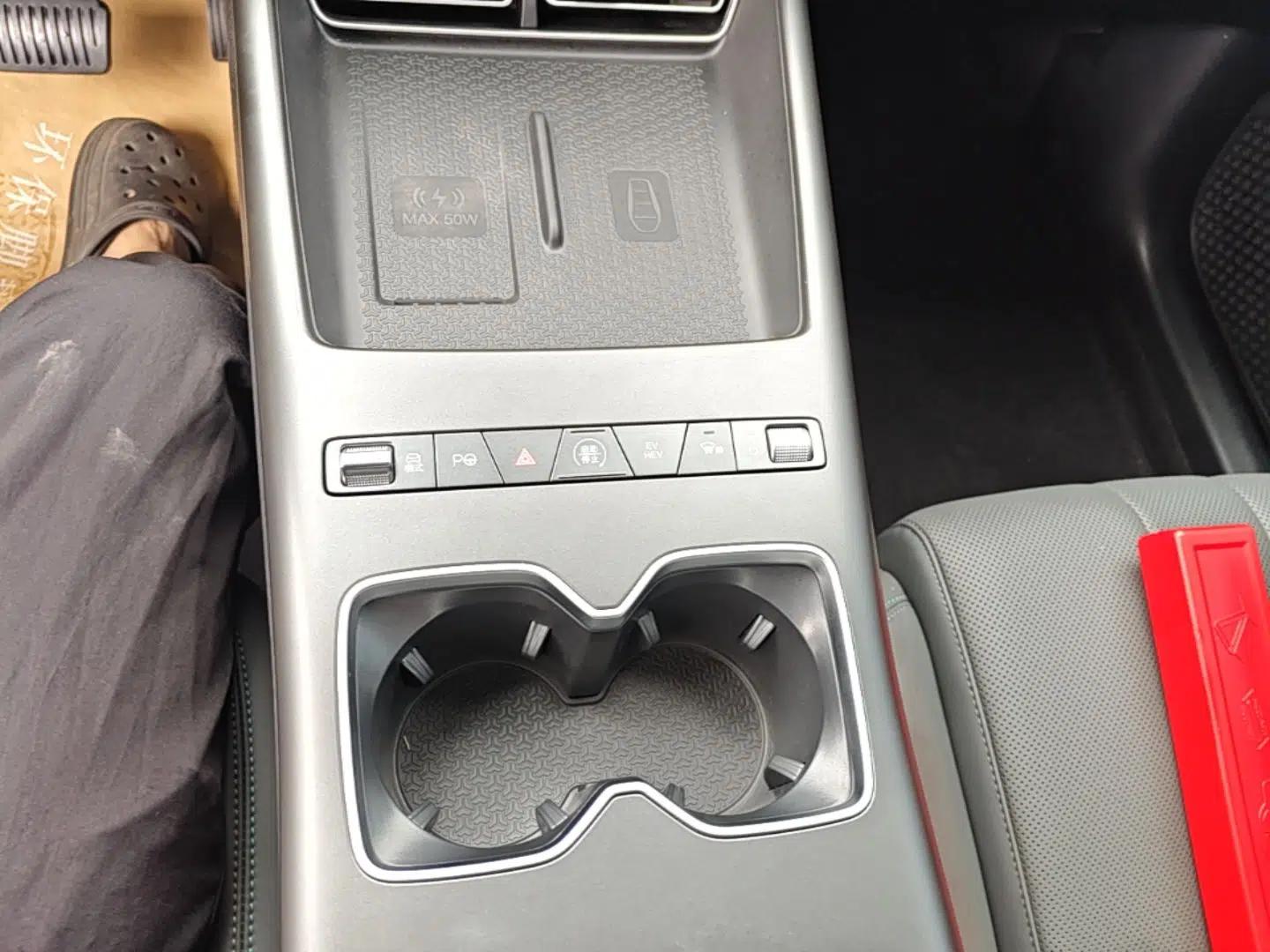 BYD Song Pro New Energy 2026 Model DM-i 220KM Beyond Version — миниатюра 16