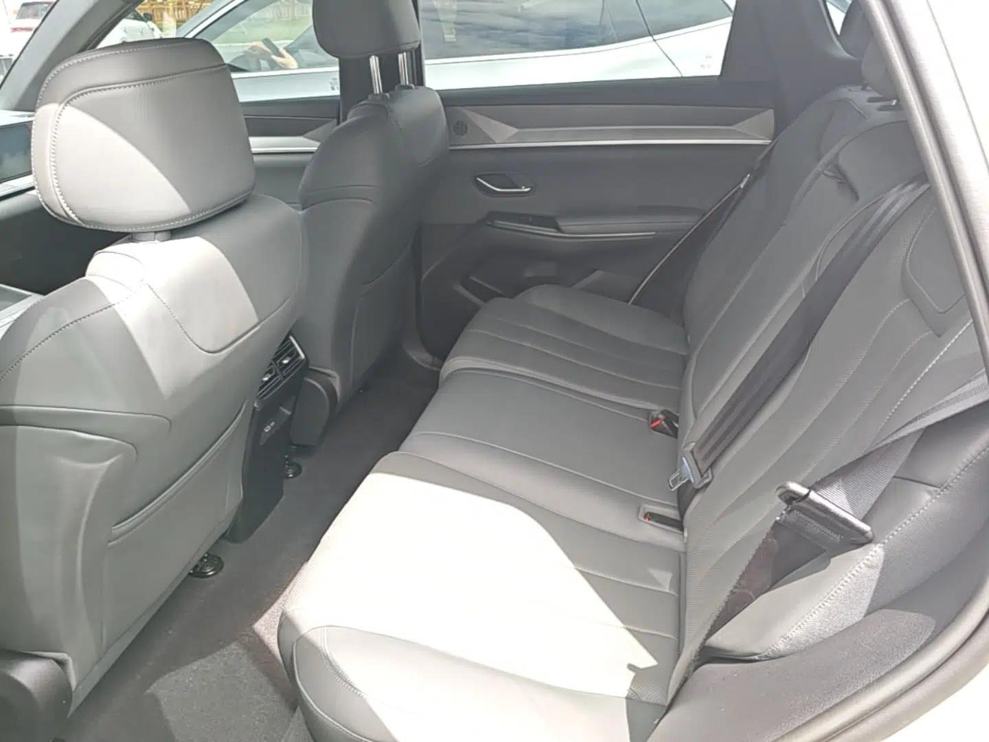 BYD Song Pro New Energy 2026 Model DM-i 220KM Beyond Version — миниатюра 20