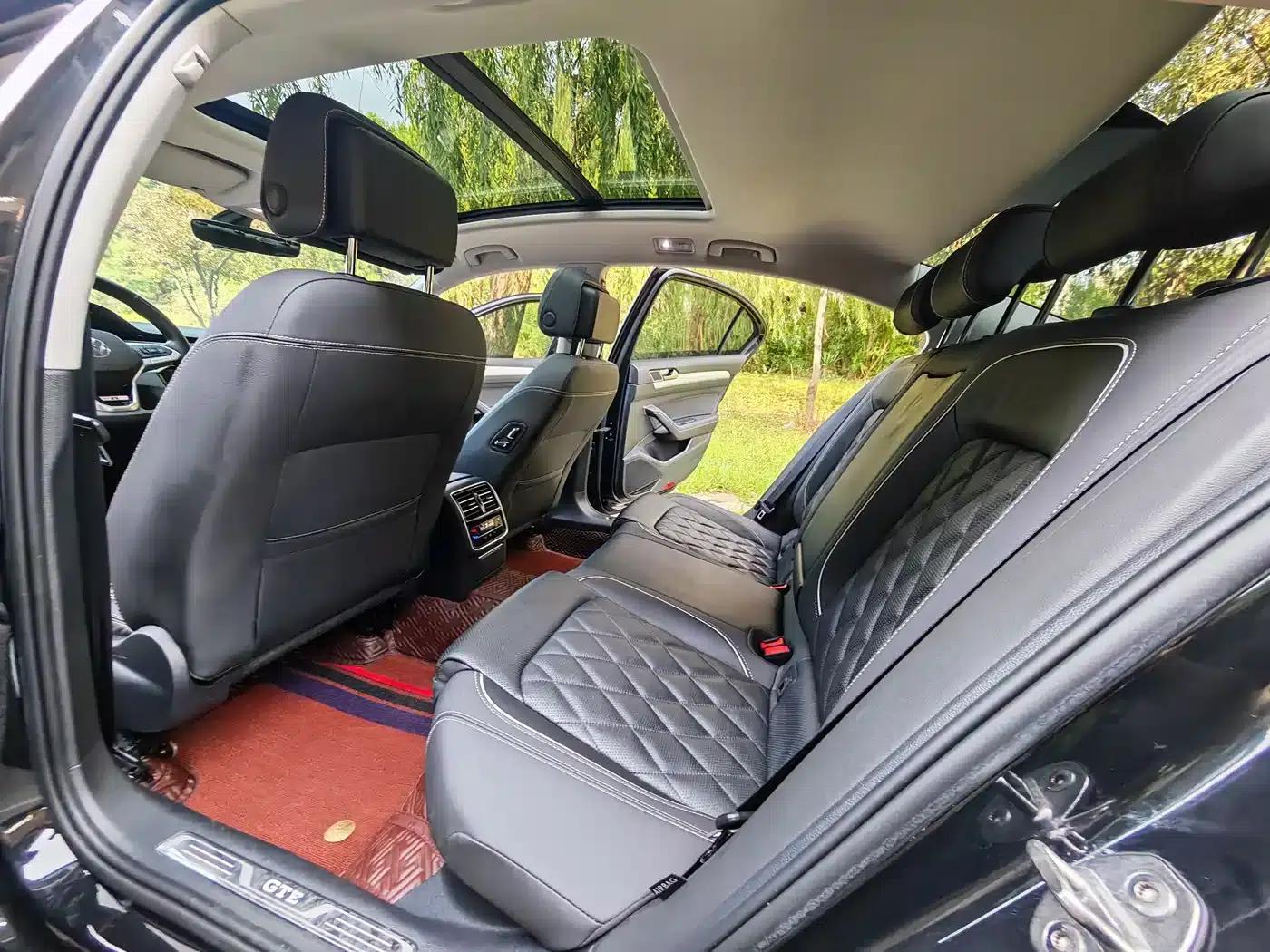 2022 Volkswagen Passat PHEV GTE Luxury Edition — миниатюра 5